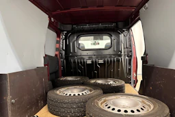 Punainen Fiat Doblo 2011 kuva 18.