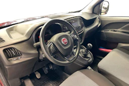 punainen Fiat Doblo 2019 kuva 8.