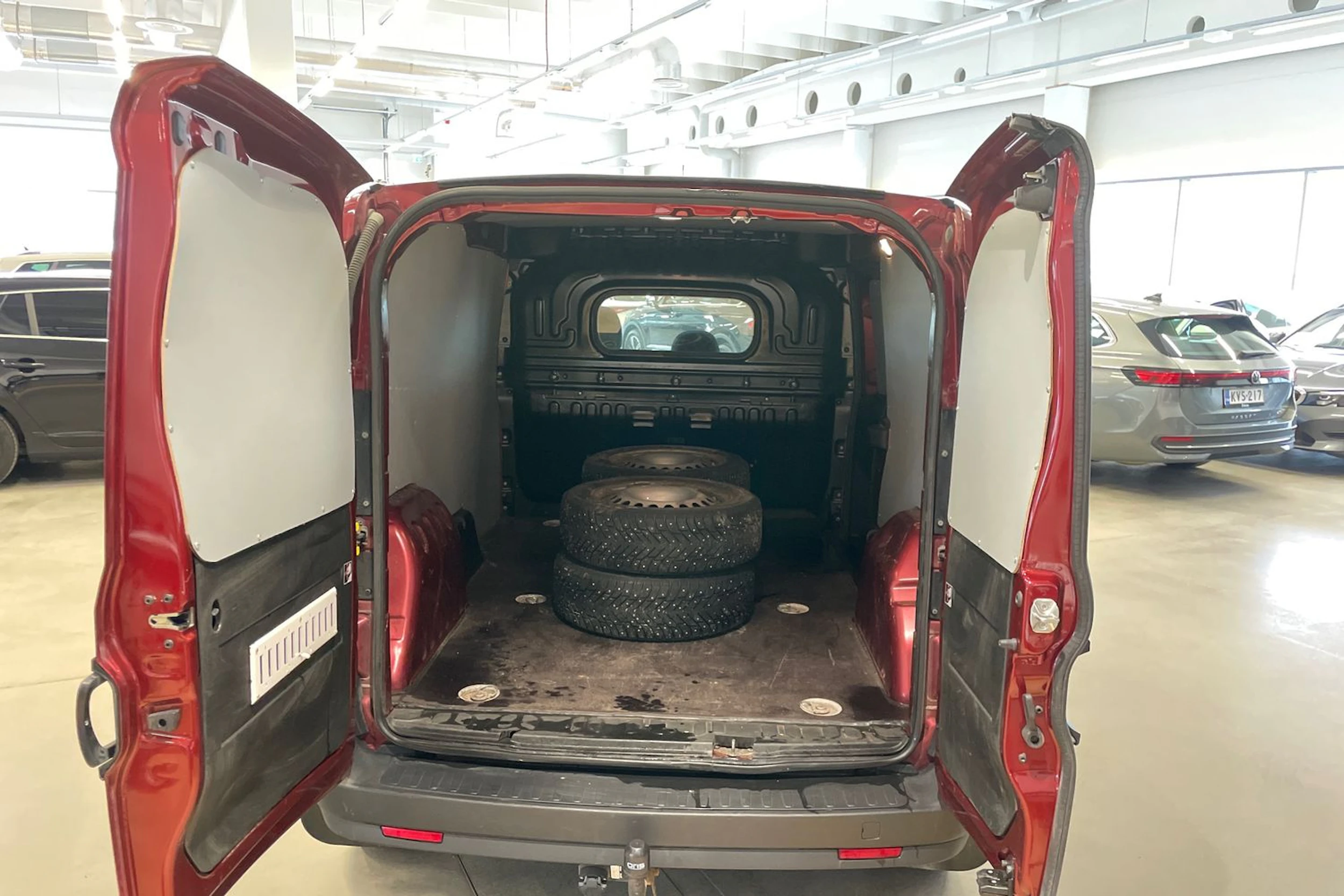 punainen Fiat Doblo 2019 kuva 17.