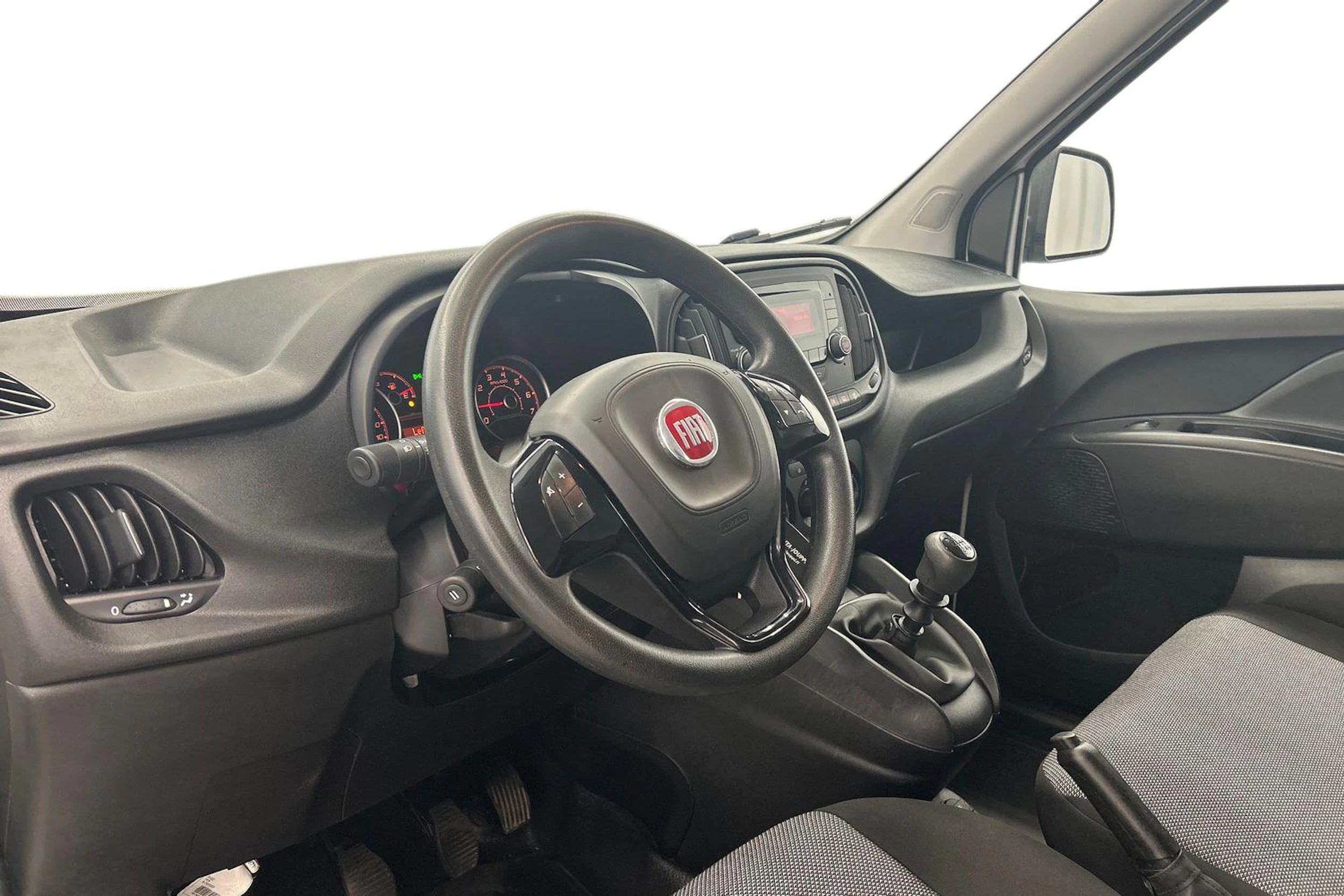 valkoinen Fiat Doblo 2022 kuva 7.