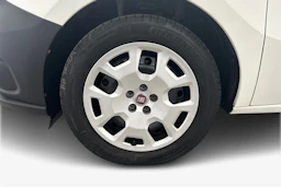 valkoinen Fiat Doblo 2022 kuva 9.