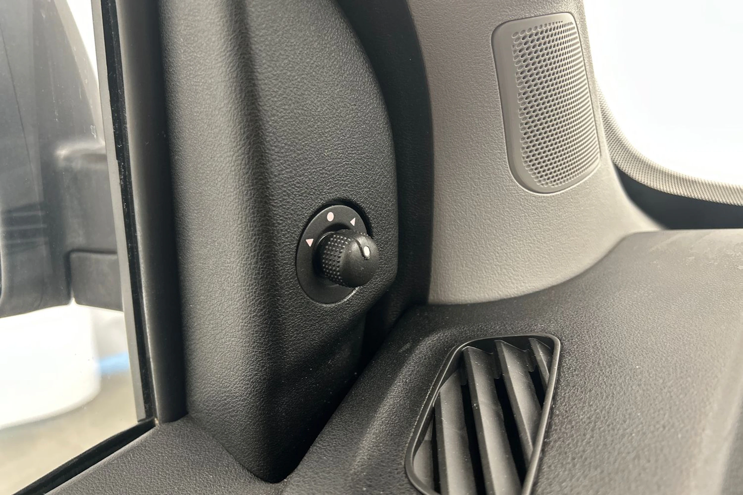 valkoinen Fiat Doblo 2022 kuva 17.