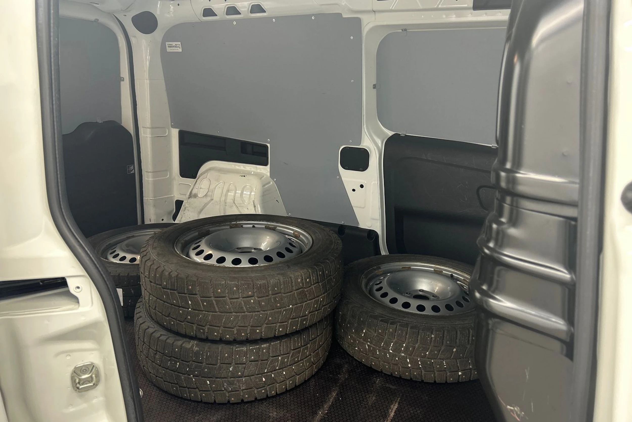 valkoinen Fiat Doblo 2022 kuva 20.