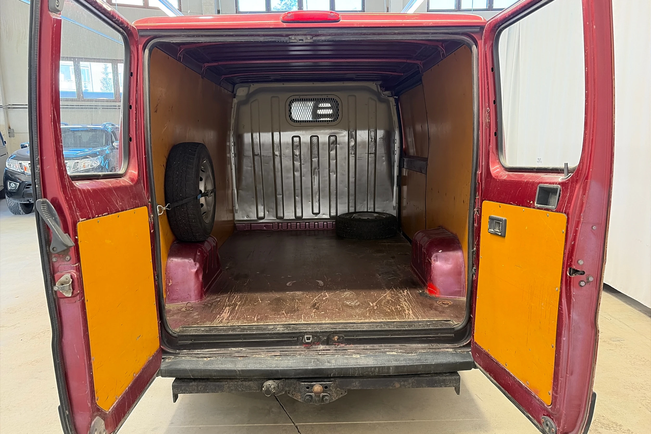 punainen Fiat Ducato 2004 kuva 12.