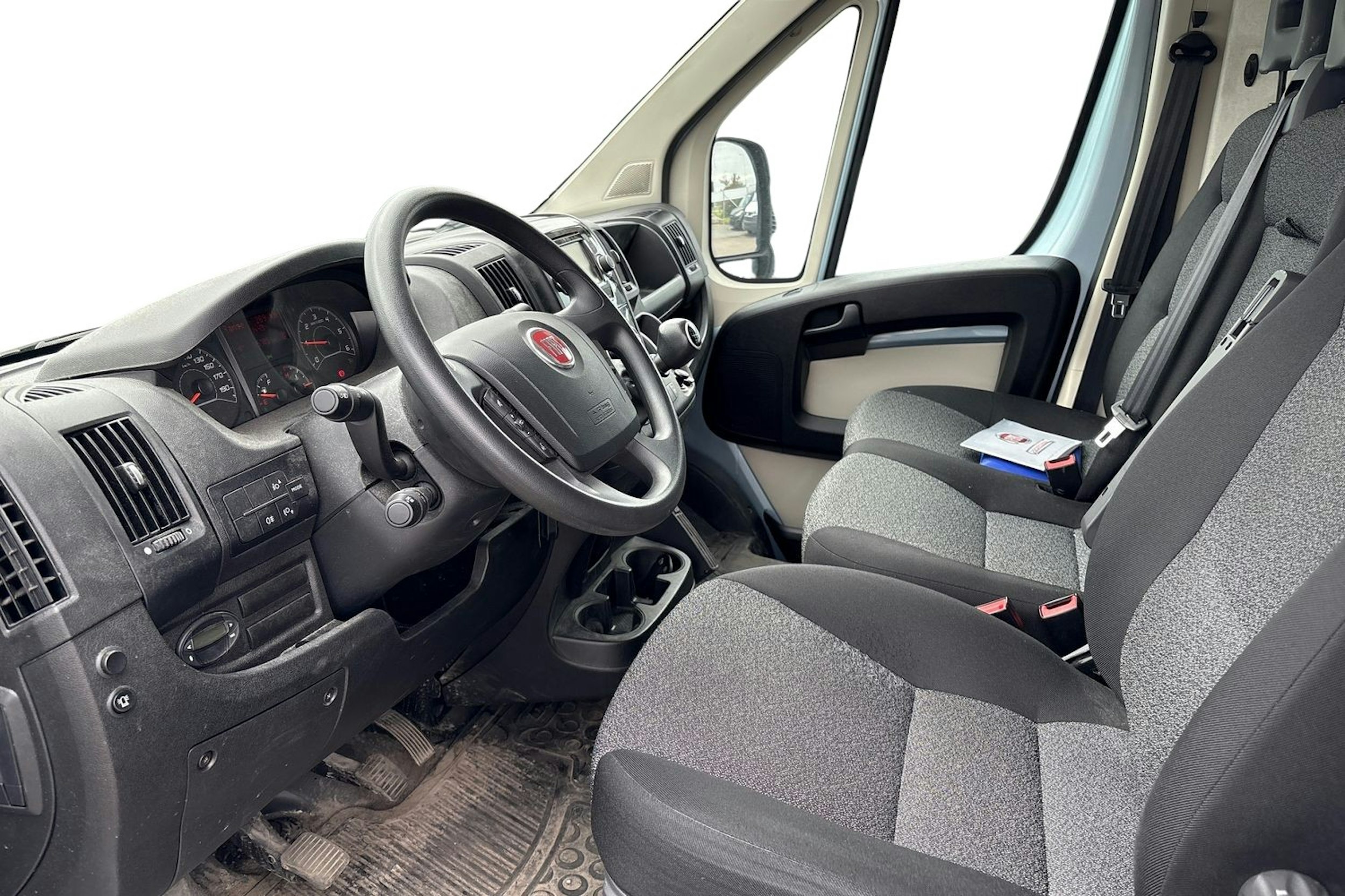 sininen Fiat Ducato 2018 kuva 3.