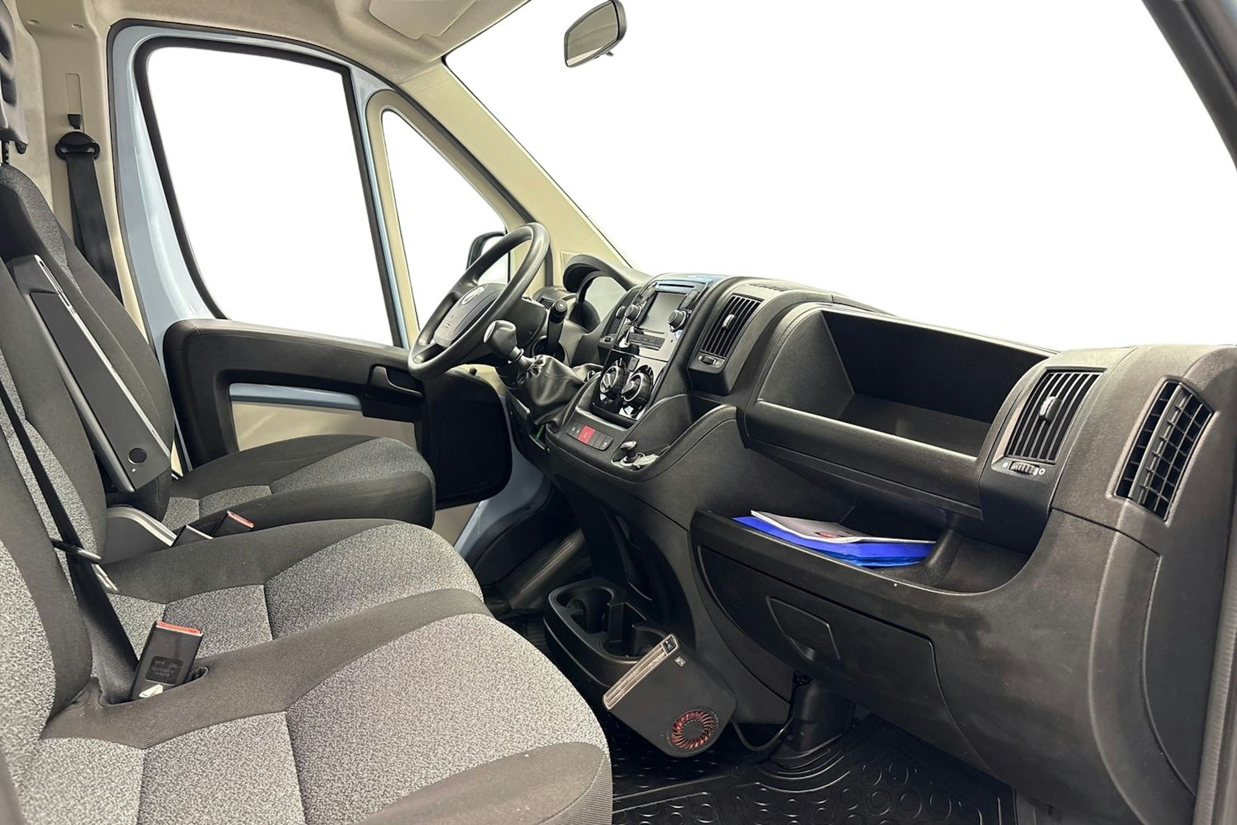 sininen Fiat Ducato 2019 kuva 9.