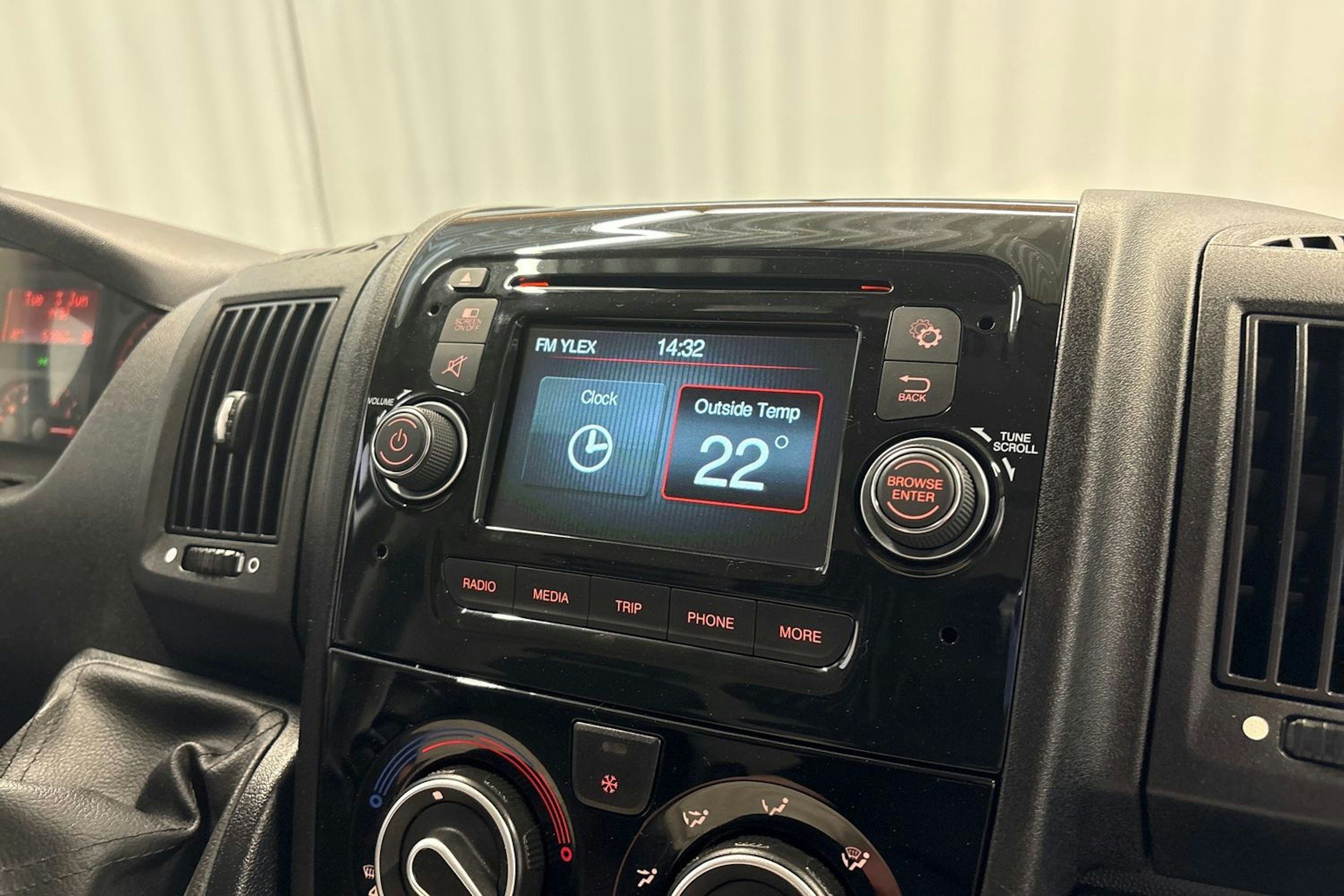 sininen Fiat Ducato 2019 kuva 19.