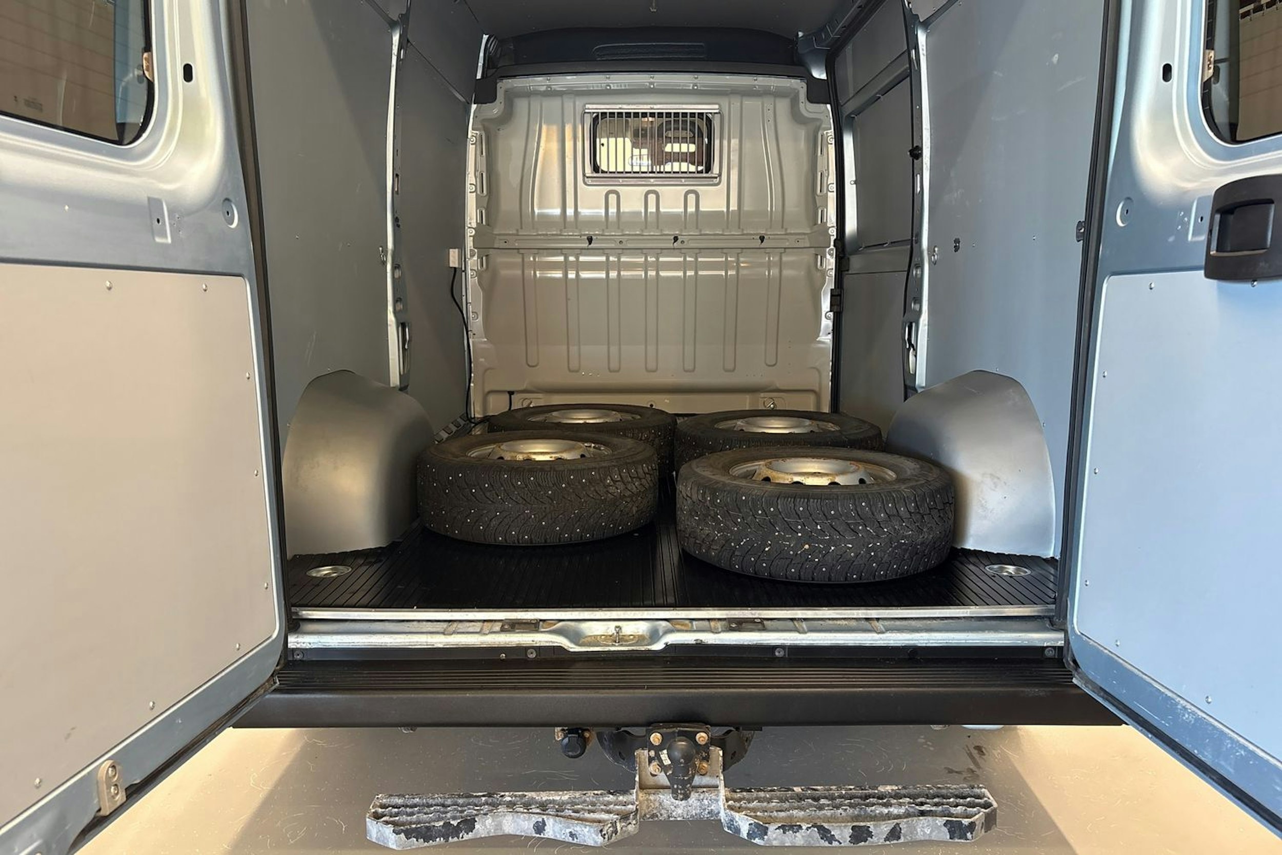 sininen Fiat Ducato 2019 kuva 28.