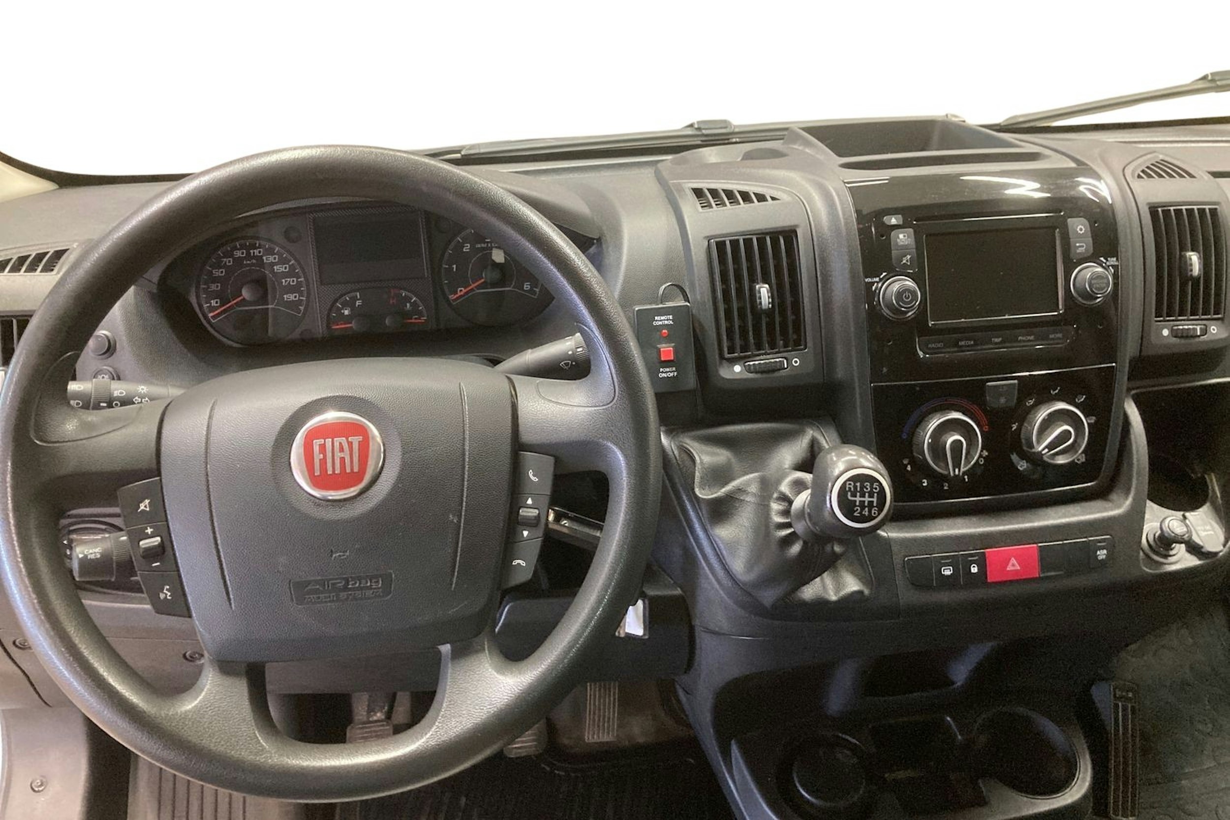 sininen Fiat Ducato 2019 kuva 9.