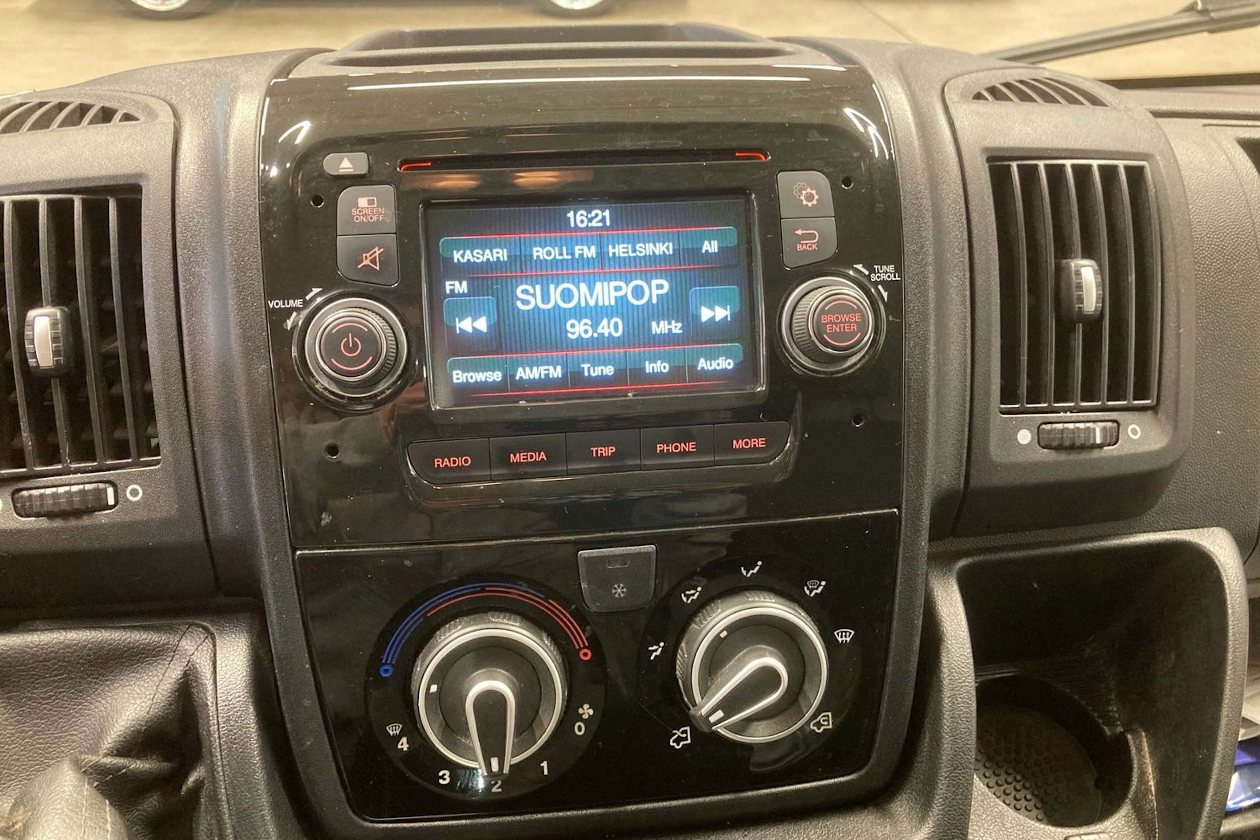 sininen Fiat Ducato 2019 kuva 25.