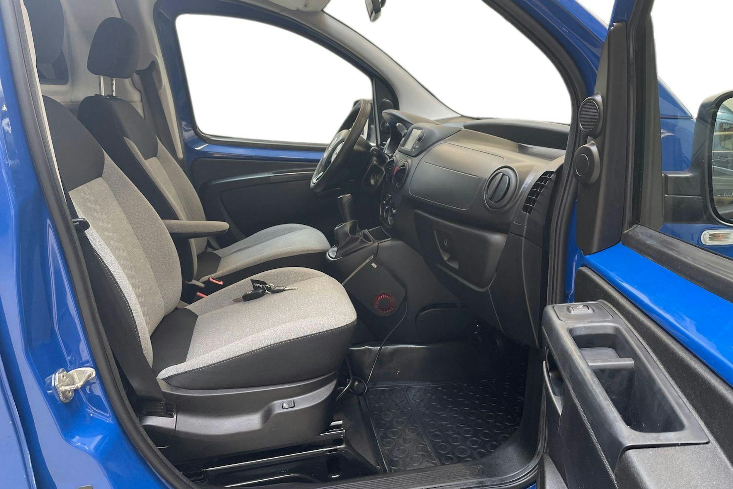 sininen Fiat Fiorino 2017 kuva 10.