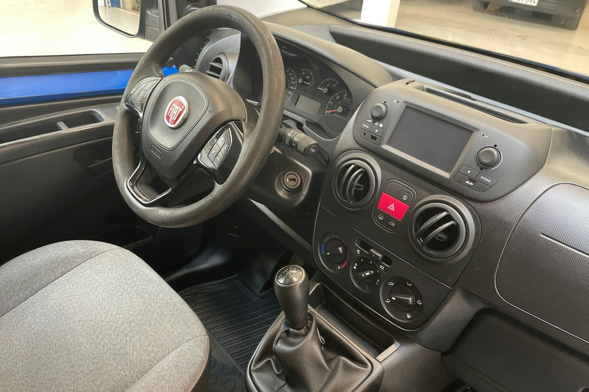 sininen Fiat Fiorino 2017 kuva 14.