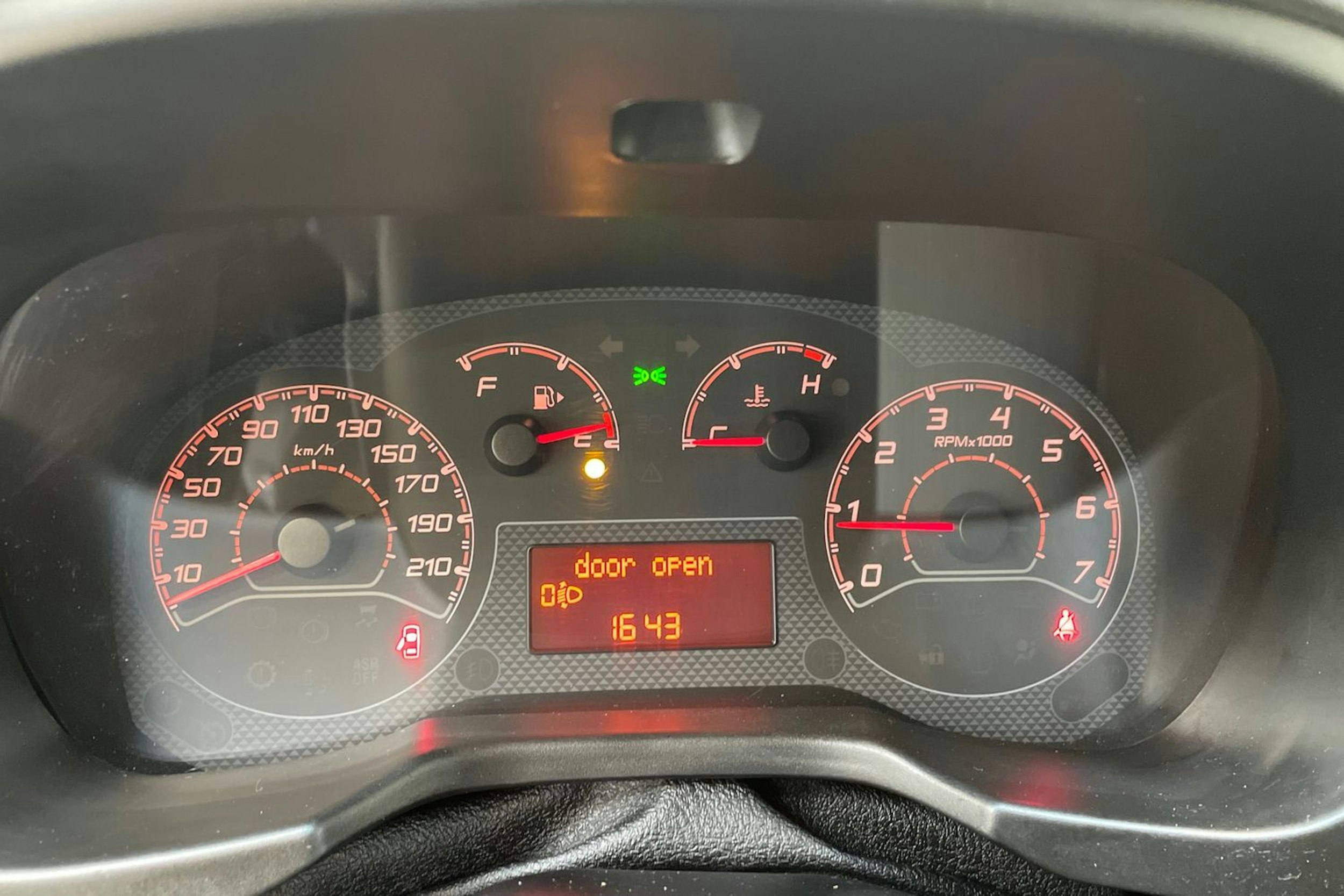 sininen Fiat Fiorino 2017 kuva 21.