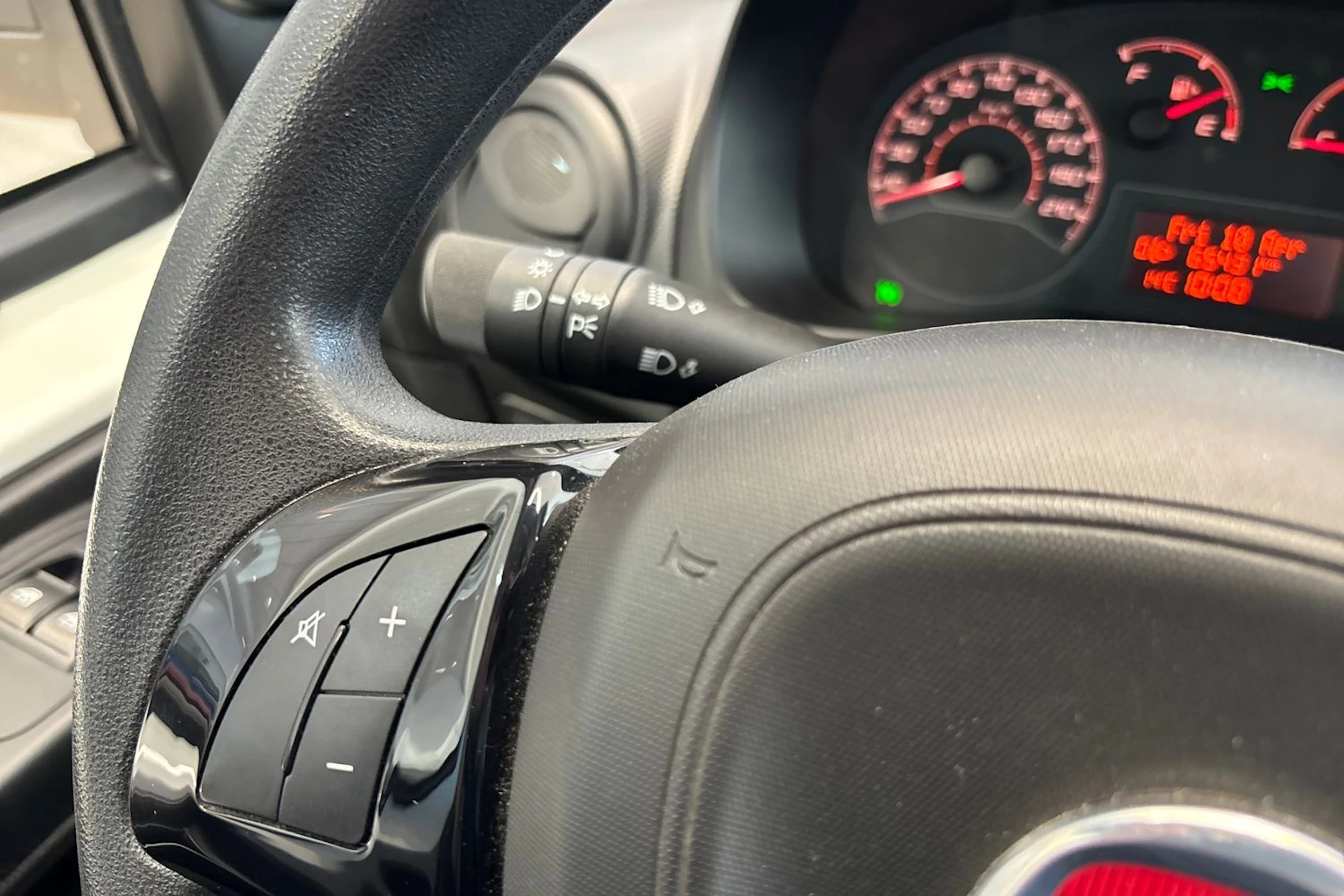 Valkoinen Fiat Fiorino 2021 kuva 17.