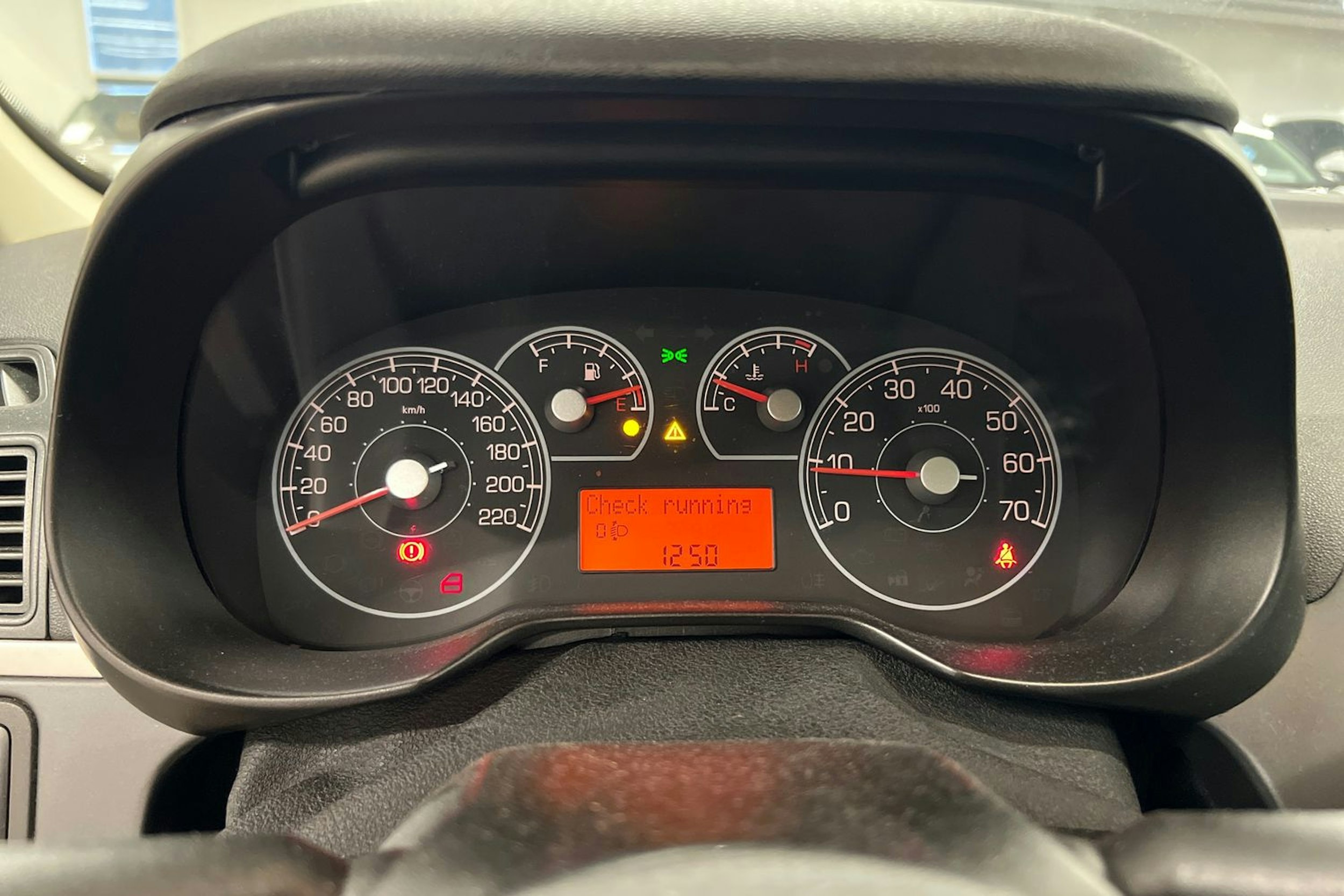 punainen Fiat Grande Punto 2007 kuva 12.