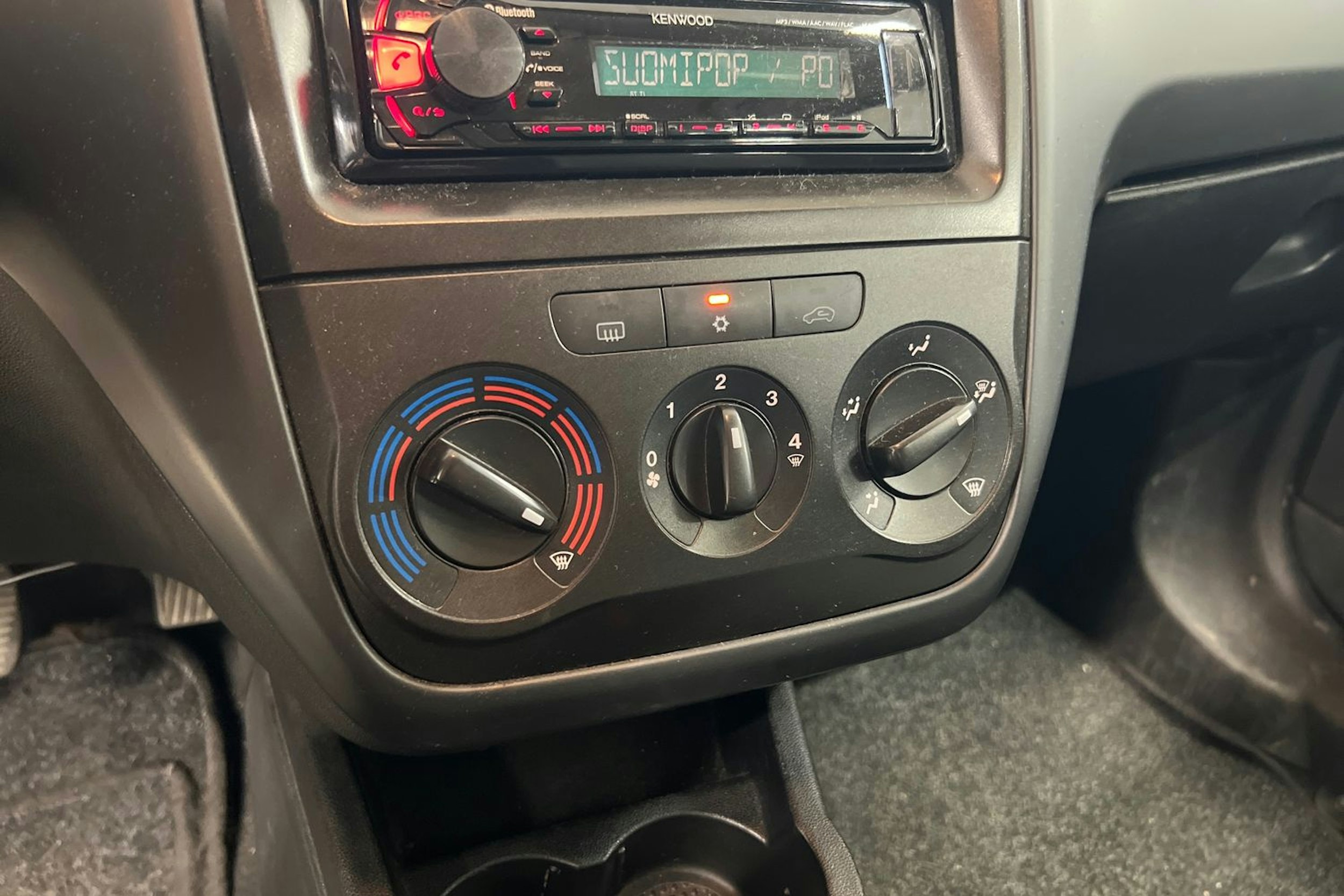 punainen Fiat Grande Punto 2007 kuva 16.