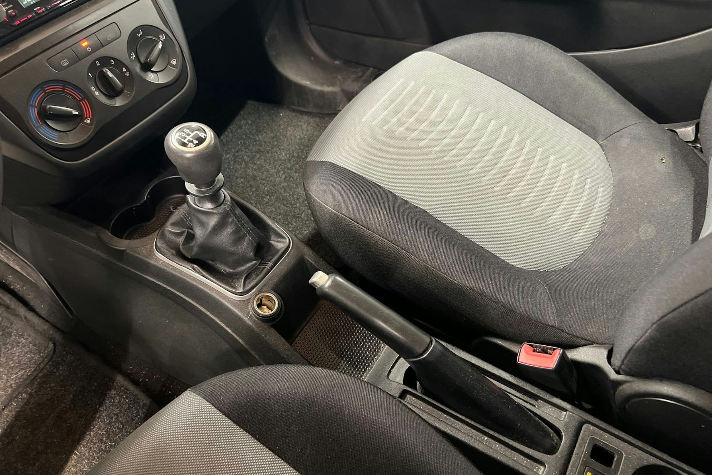 punainen Fiat Grande Punto 2007 kuva 17.