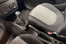 punainen Fiat Grande Punto 2007 kuva 17.