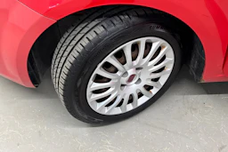 punainen Fiat Grande Punto 2009 kuva 13.