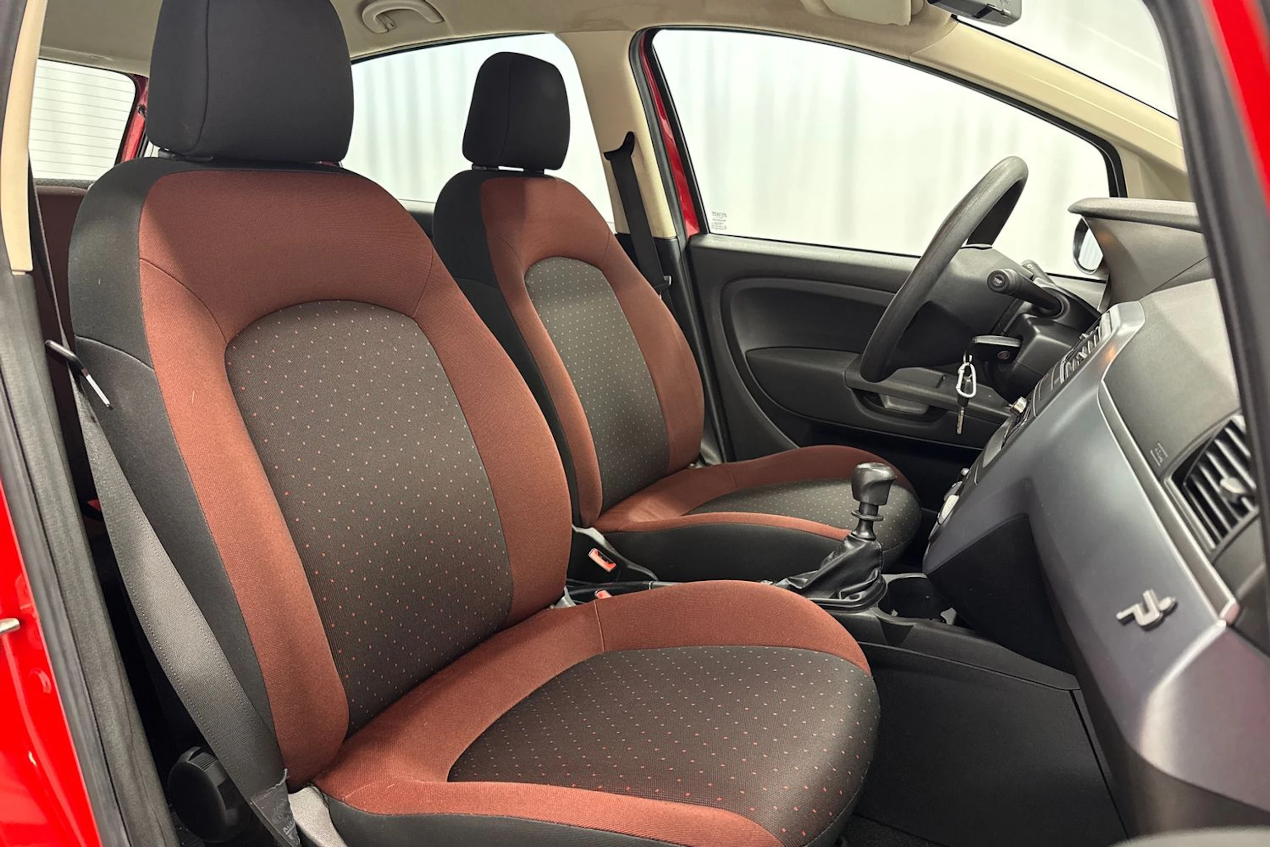 punainen Fiat Grande Punto 2009 kuva 15.