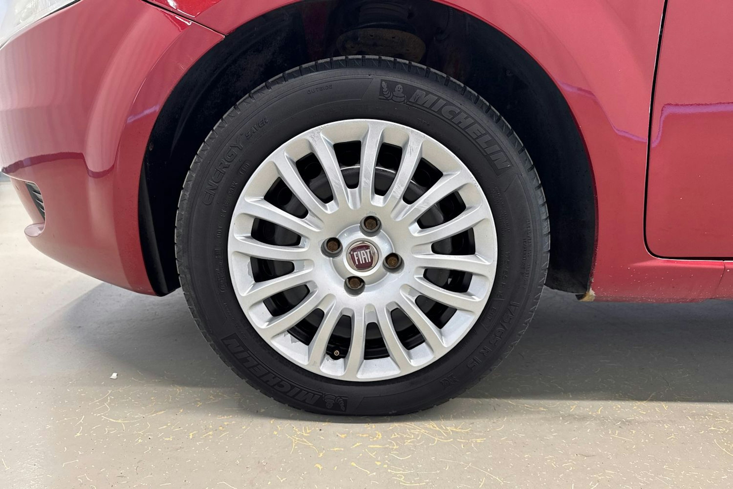punainen Fiat Grande Punto 2010 kuva 13.
