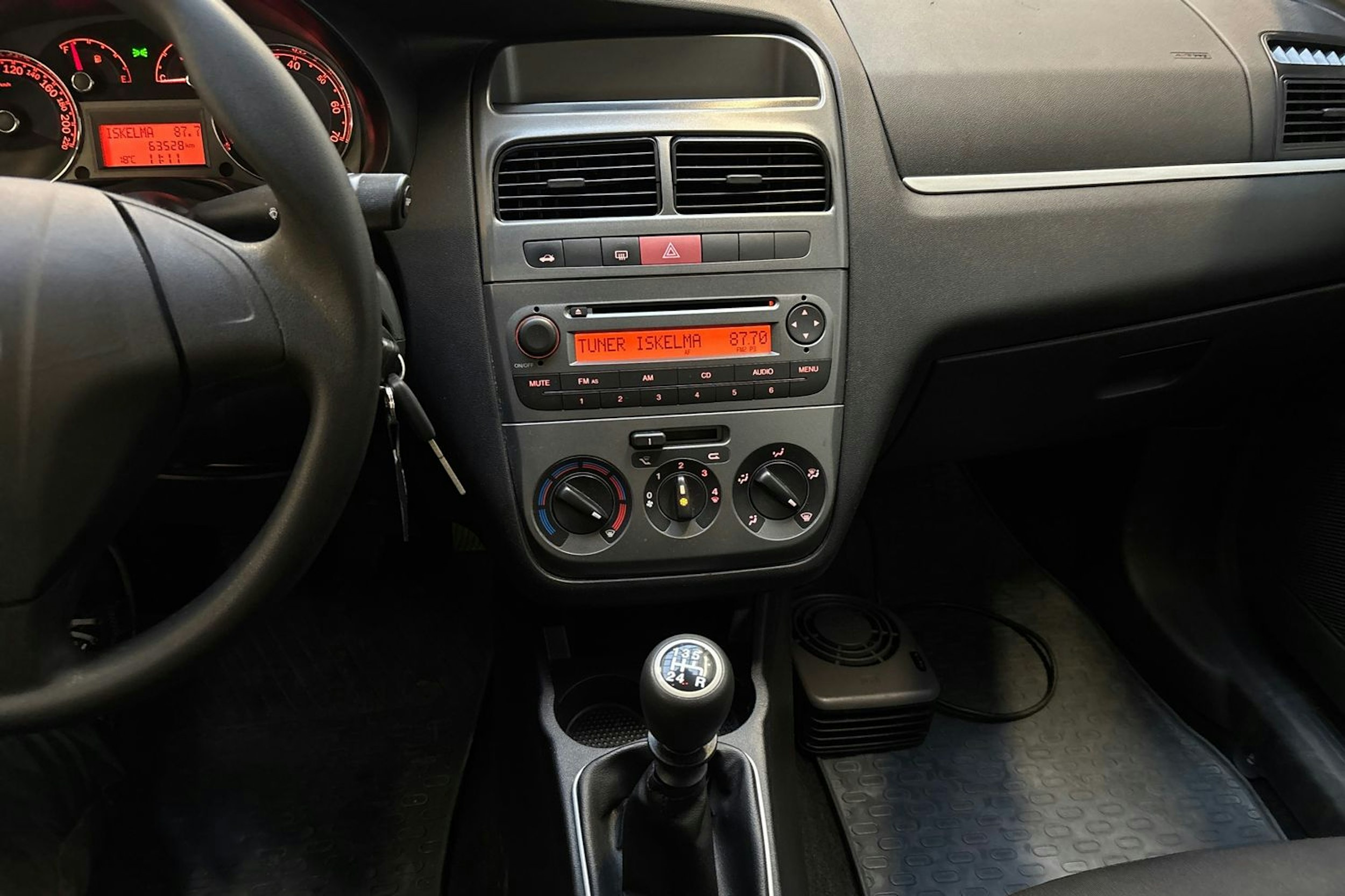 vihreä Fiat Linea 2009 kuva 20.