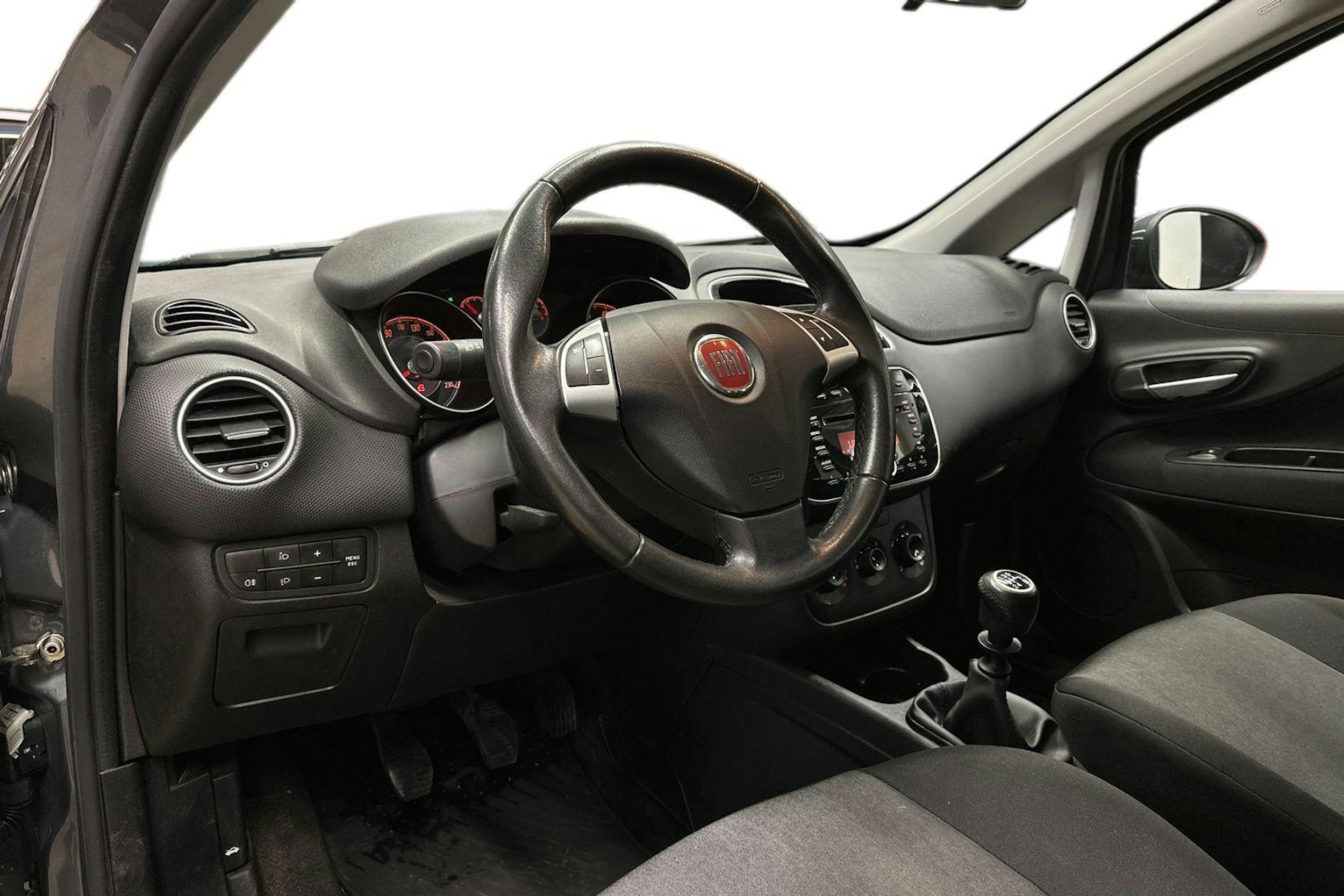 harmaa Fiat Punto 2013 kuva 6.
