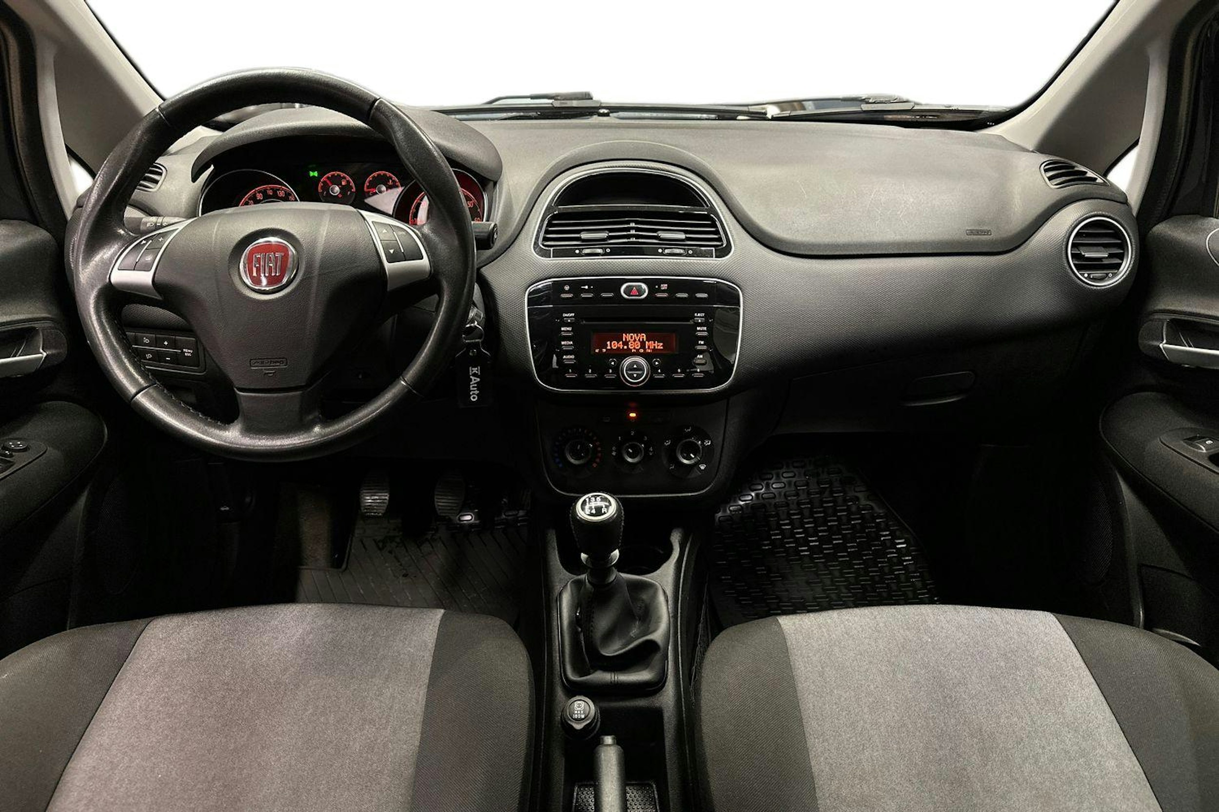 harmaa Fiat Punto 2013 kuva 7.