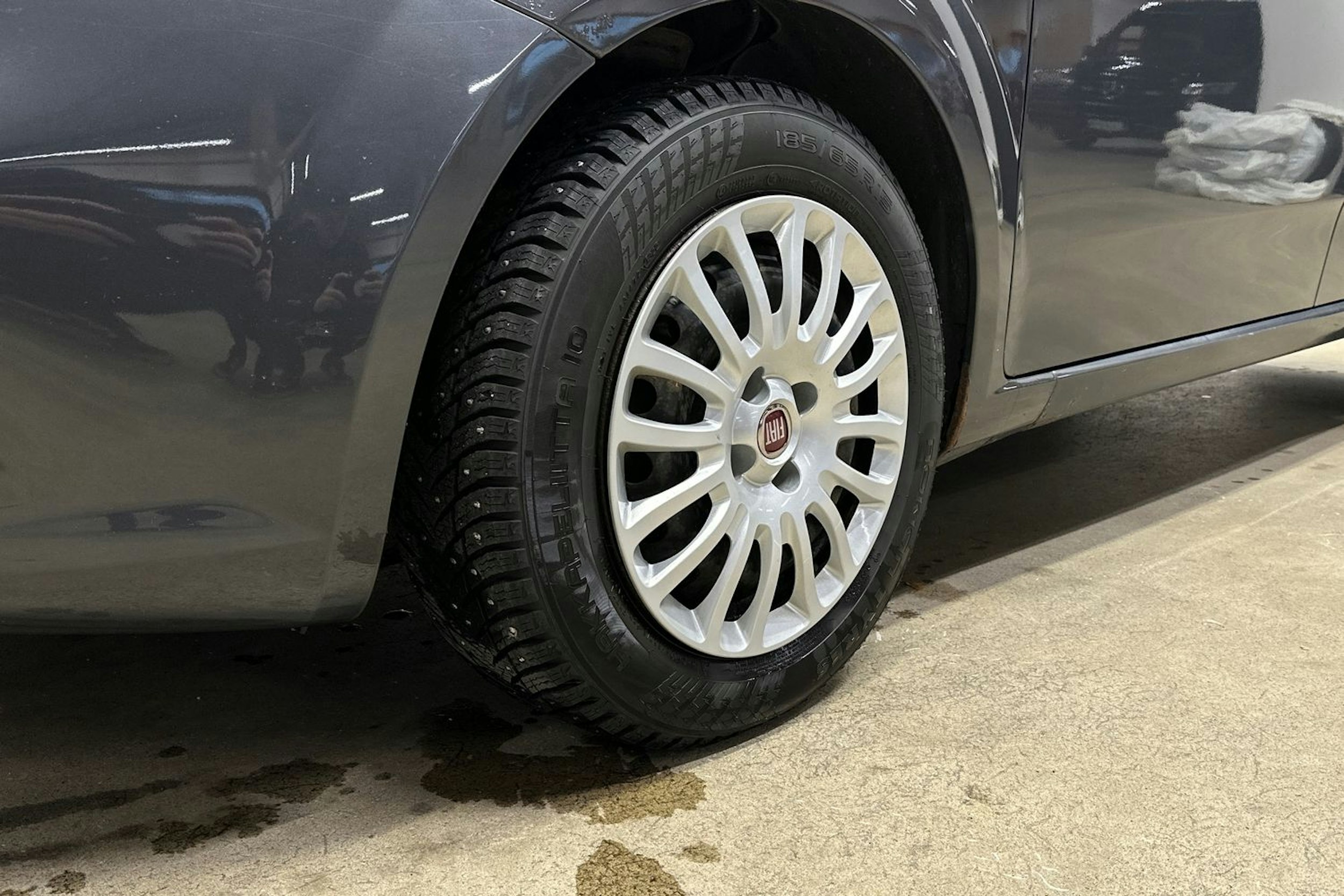 harmaa Fiat Punto 2013 kuva 9.