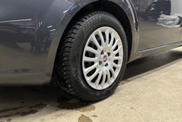 harmaa Fiat Punto 2013 kuva 9.
