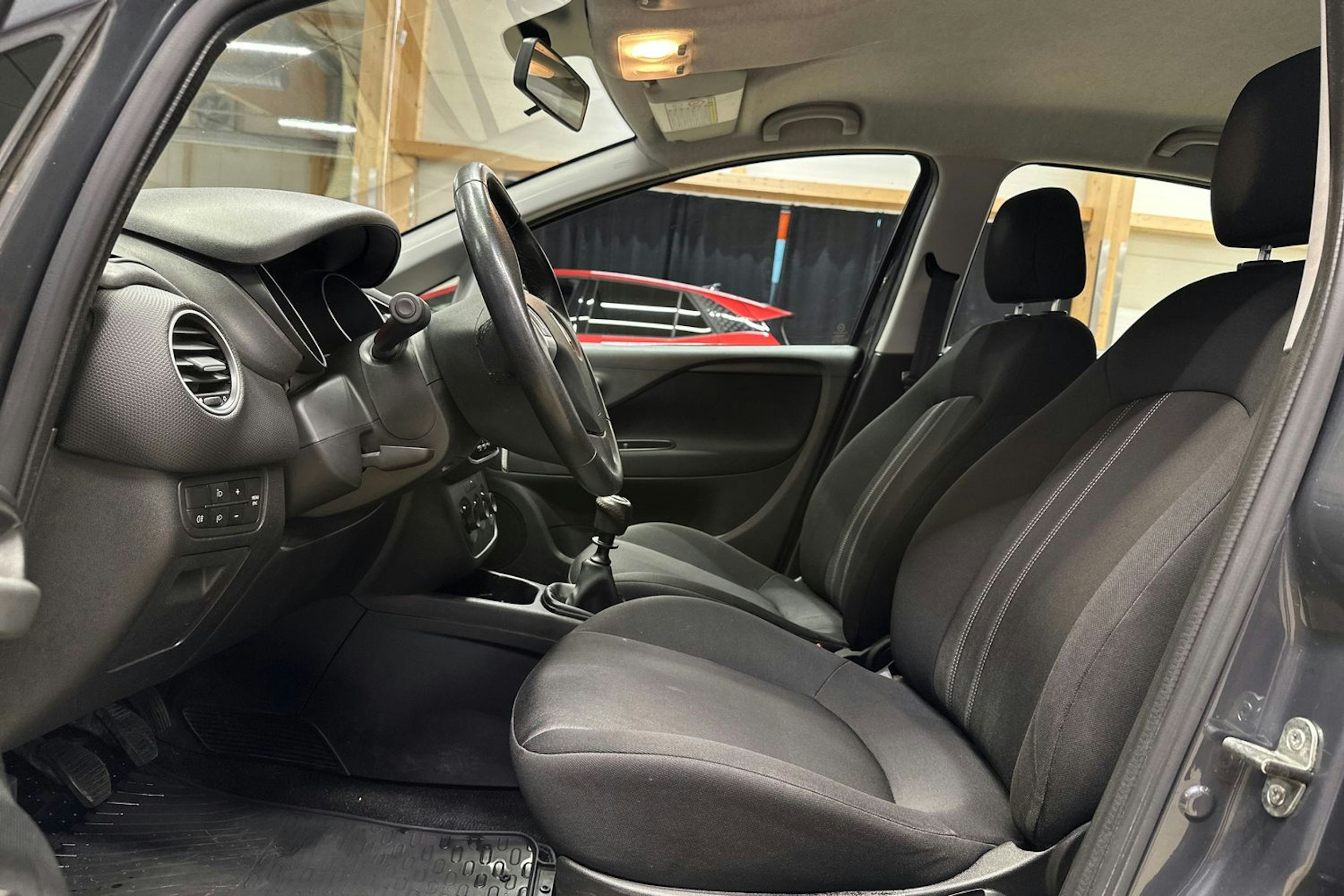 harmaa Fiat Punto 2013 kuva 14.