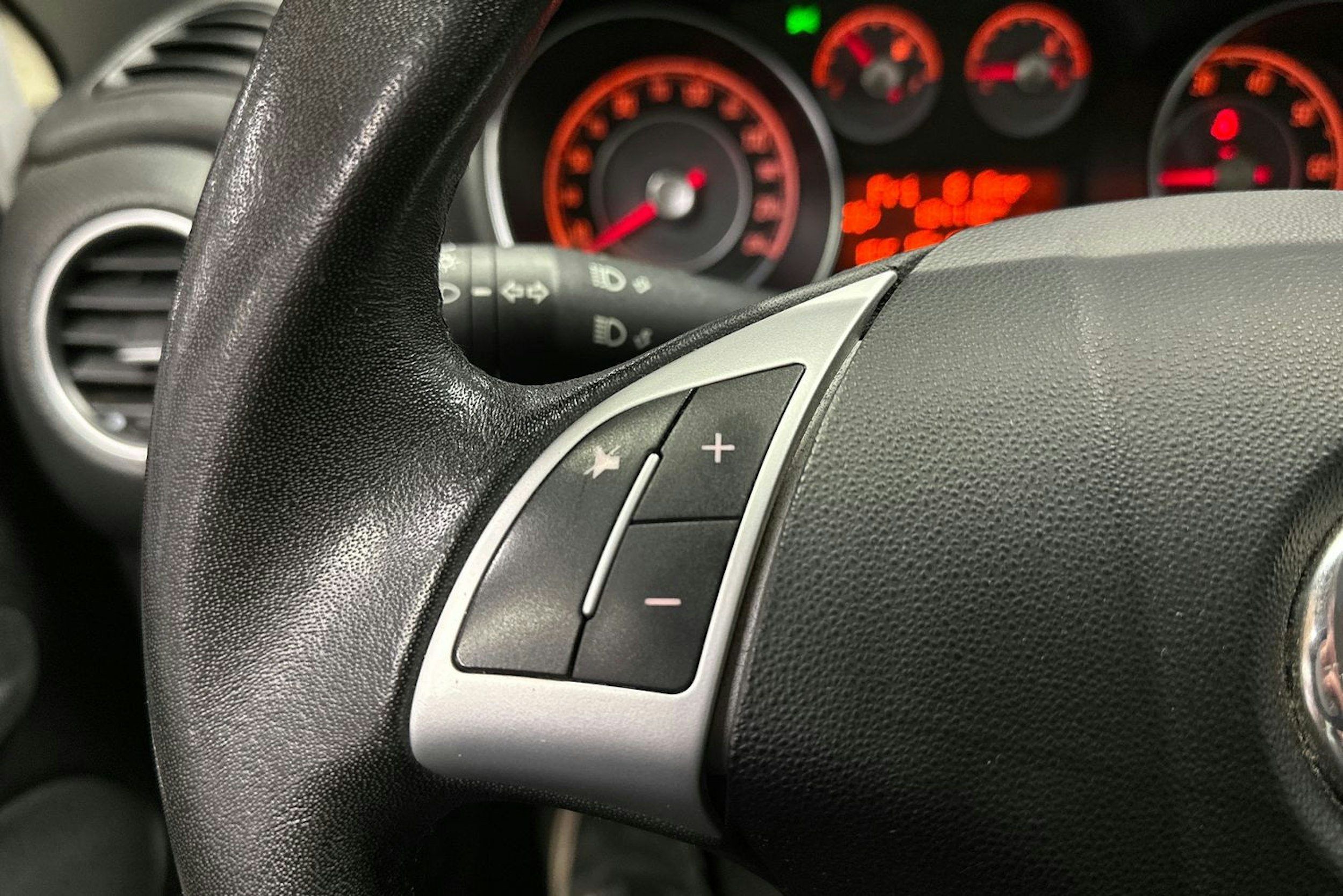 harmaa Fiat Punto 2013 kuva 18.