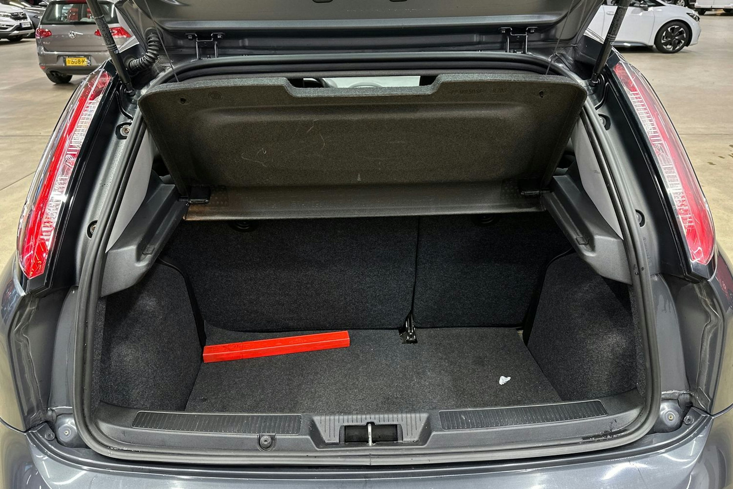 harmaa Fiat Punto 2013 kuva 20.