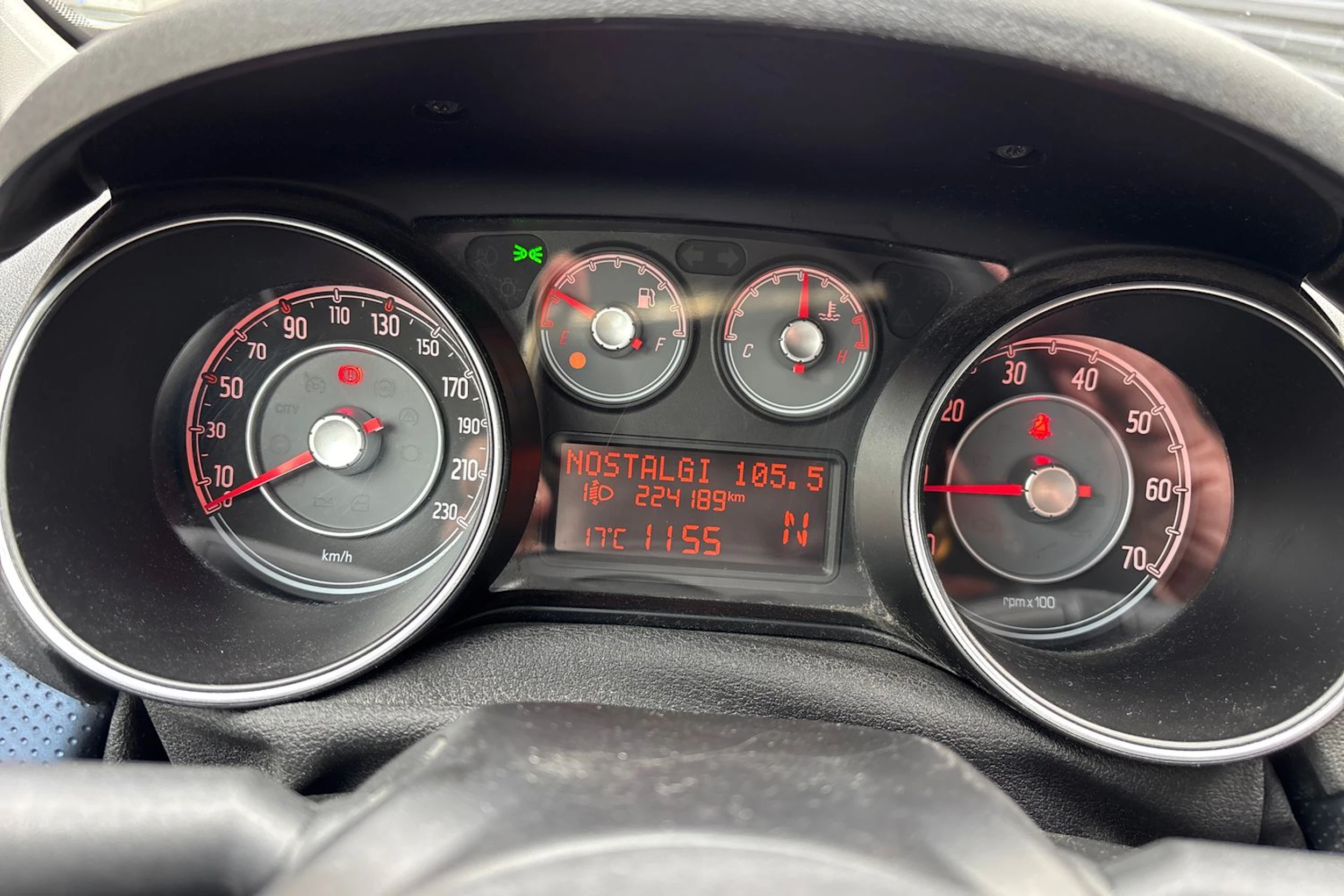 Punainen Fiat Punto Evo 2010 kuva 22.