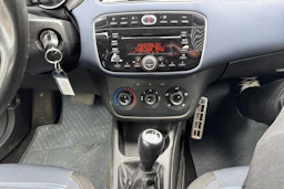 Punainen Fiat Punto Evo 2010 kuva 24.