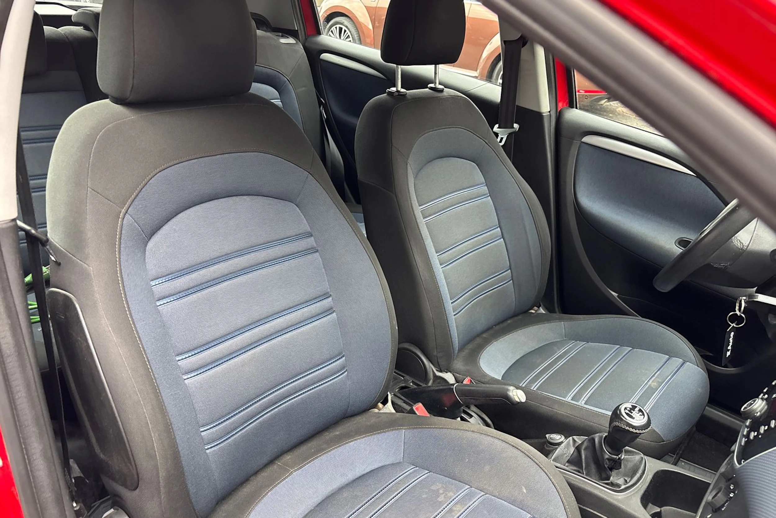 Punainen Fiat Punto Evo 2010 kuva 29.