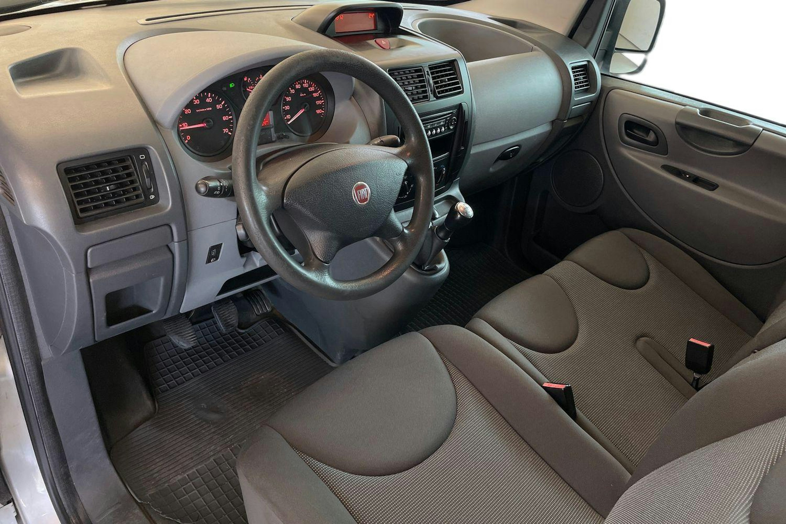 harmaa Fiat Scudo 2008 kuva 7.