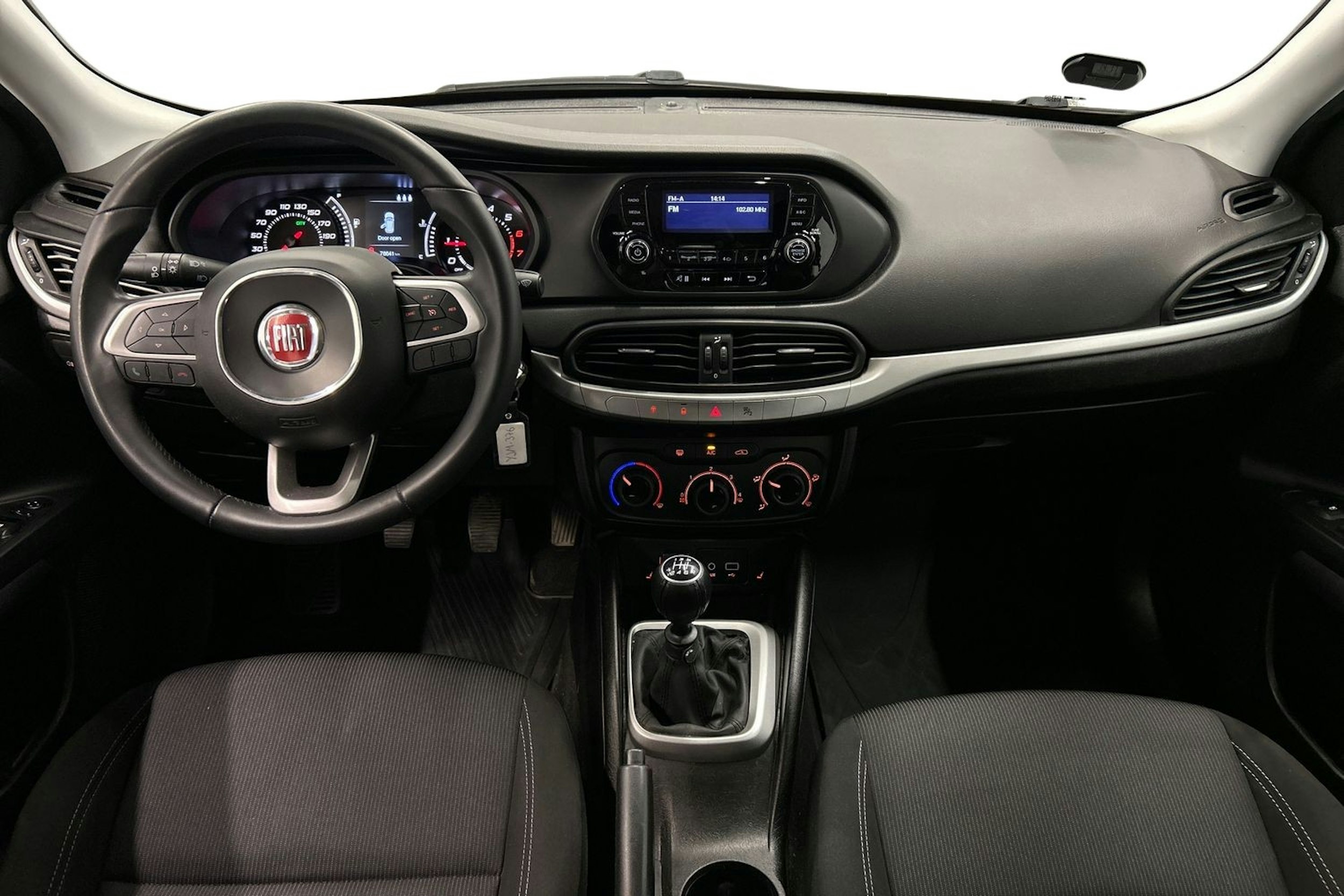 sininen Fiat Tipo 2017 kuva 7.