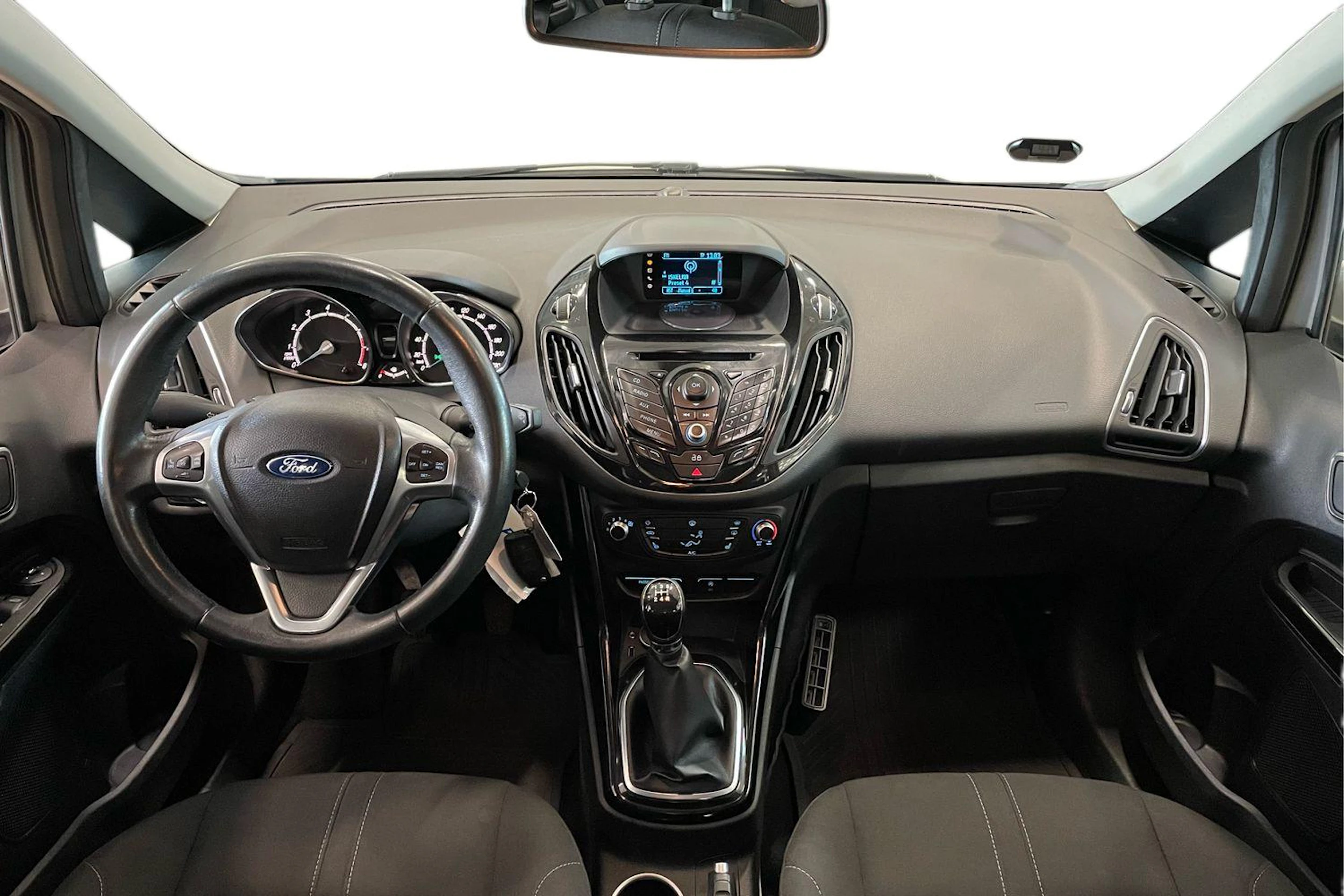 harmaa Ford B-Max 2014 kuva 7.