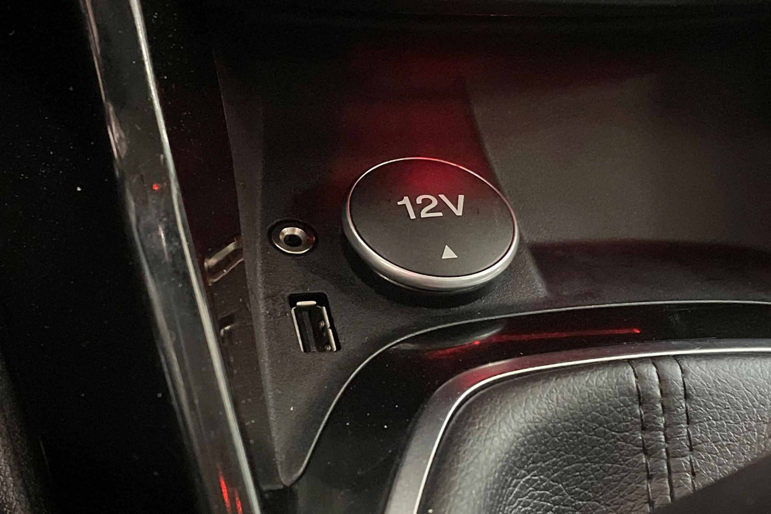 harmaa Ford B-Max 2014 kuva 19.