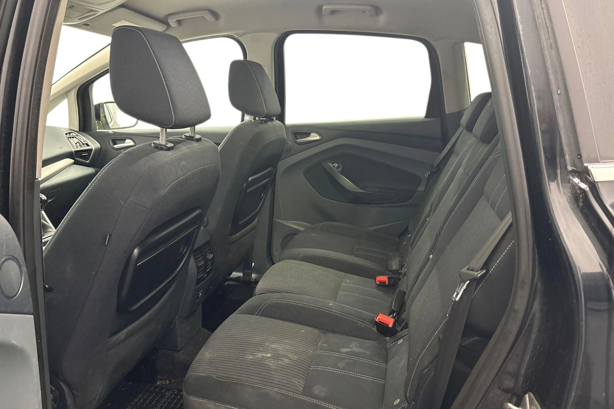musta Ford C-Max 2011 kuva 8.