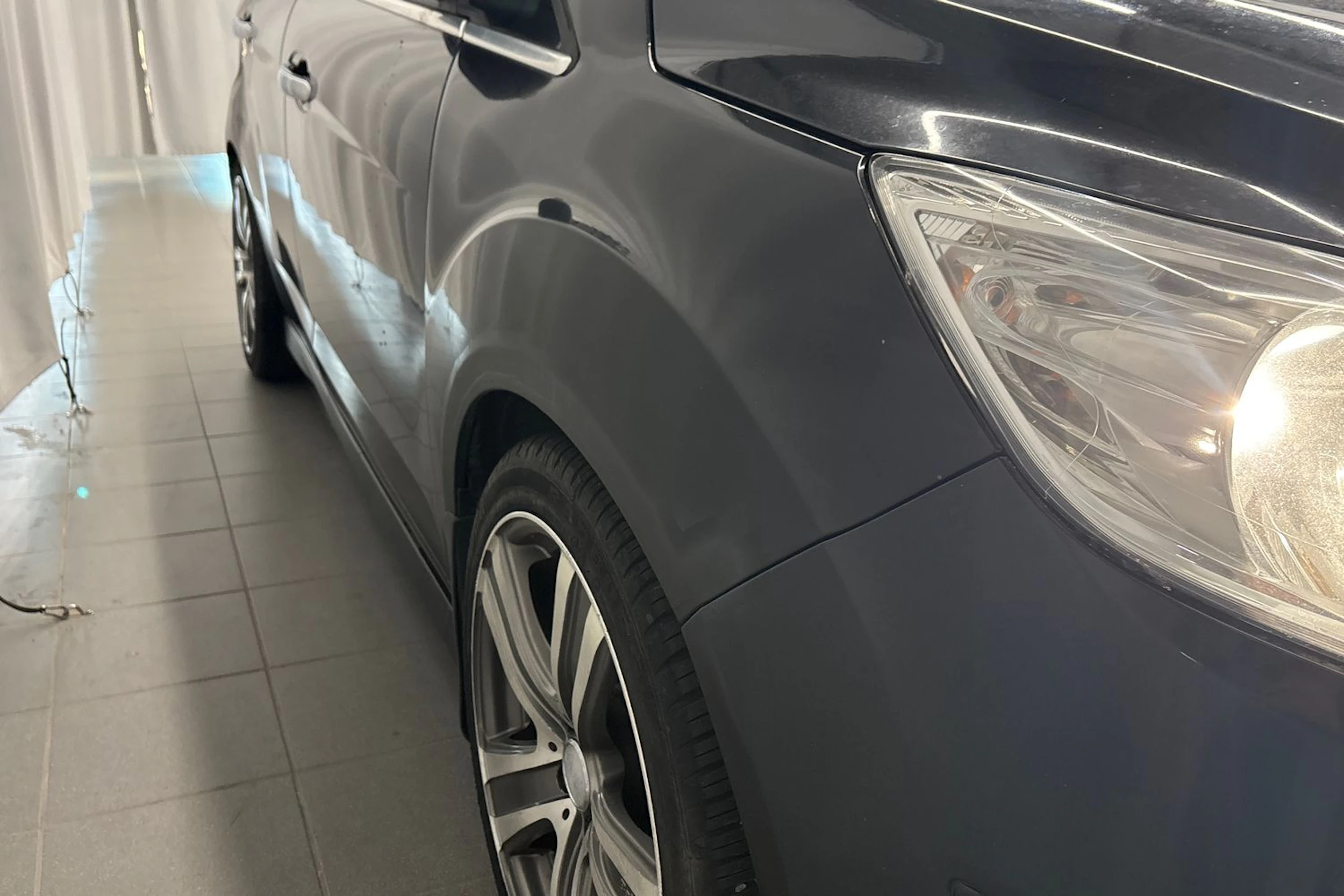 musta Ford C-Max 2011 kuva 19.