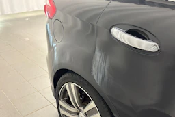 musta Ford C-Max 2011 kuva 21.