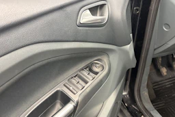 musta Ford C-Max 2011 kuva 22.