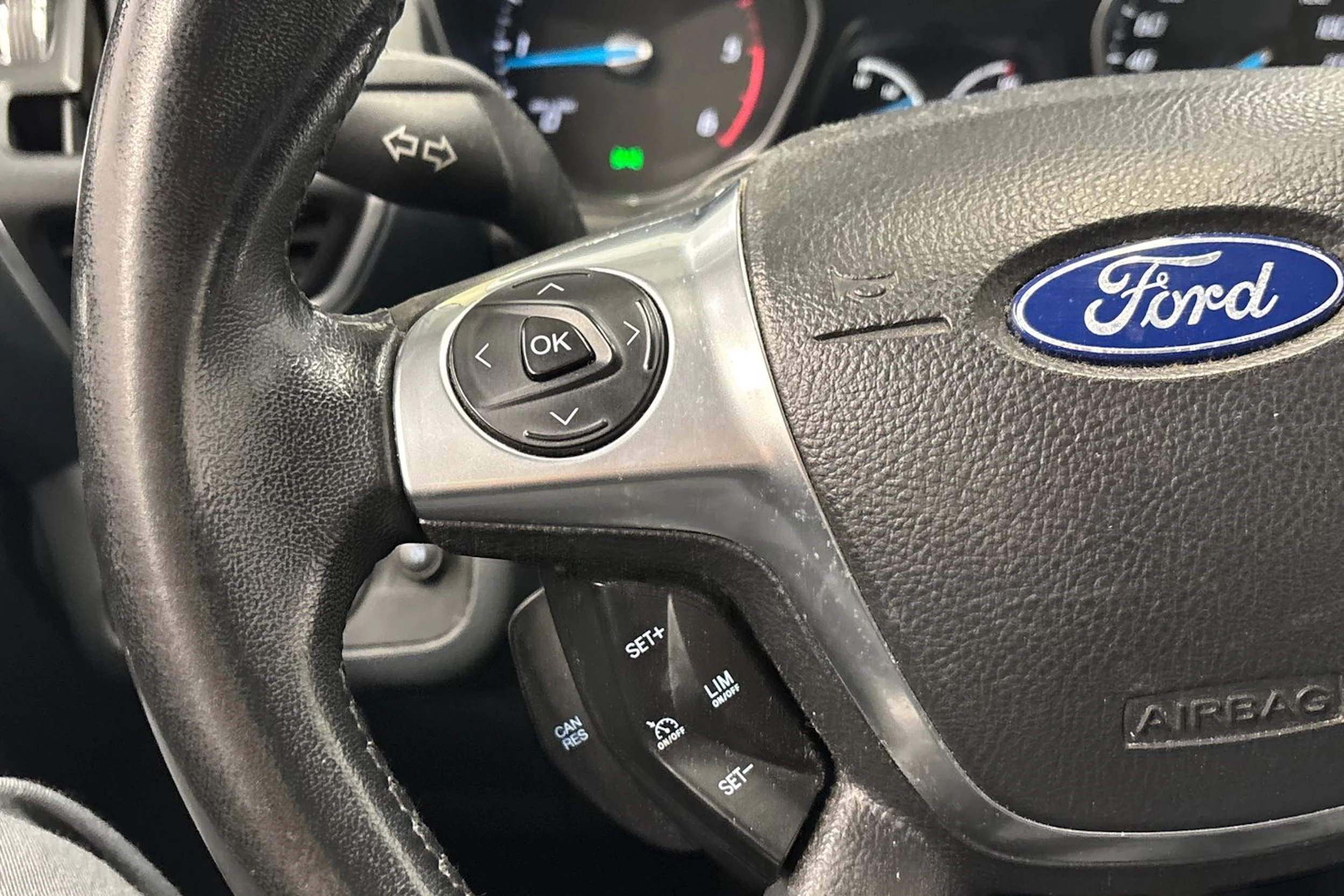 musta Ford C-Max 2011 kuva 24.