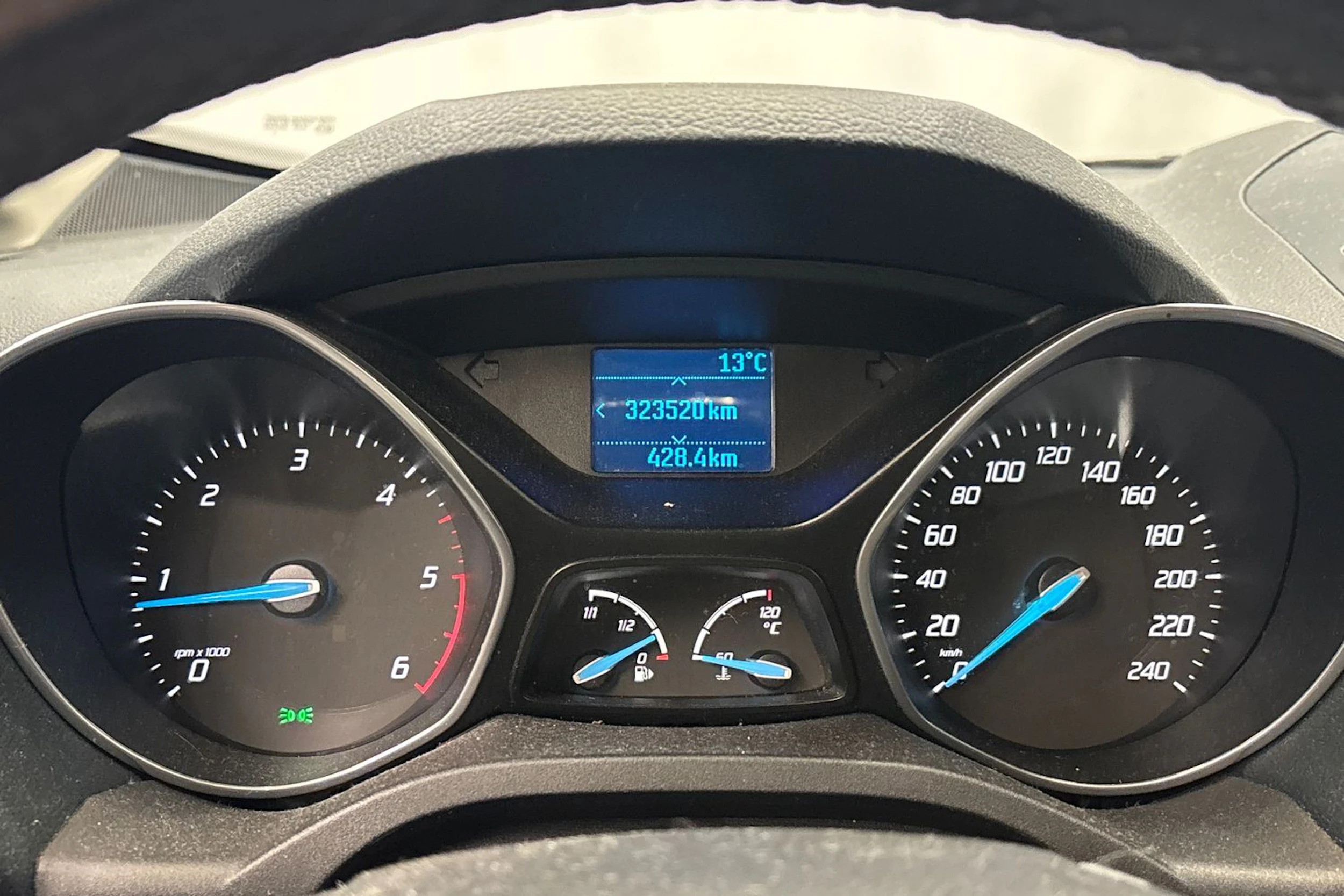 musta Ford C-Max 2011 kuva 26.