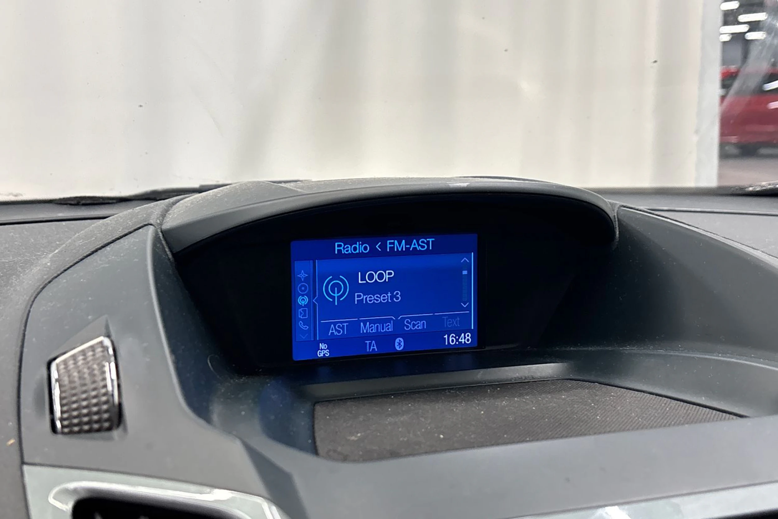 musta Ford C-Max 2011 kuva 27.