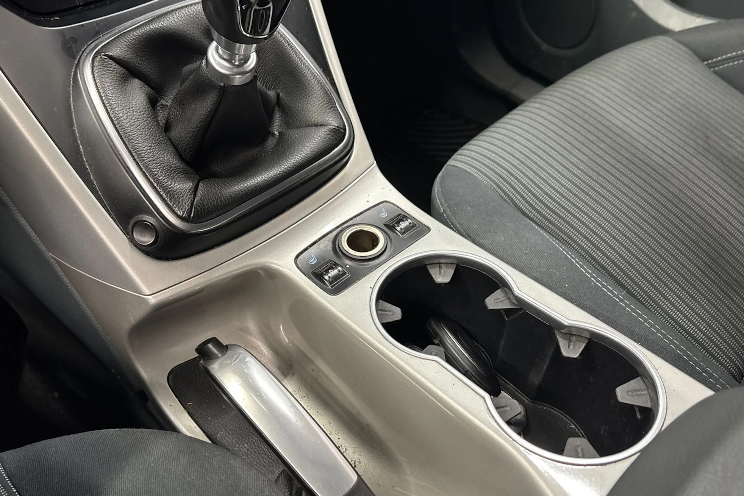 musta Ford C-Max 2011 kuva 30.