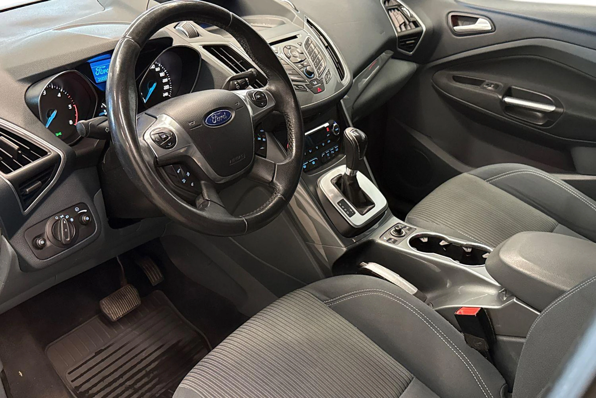 musta Ford C-Max 2012 kuva 6.