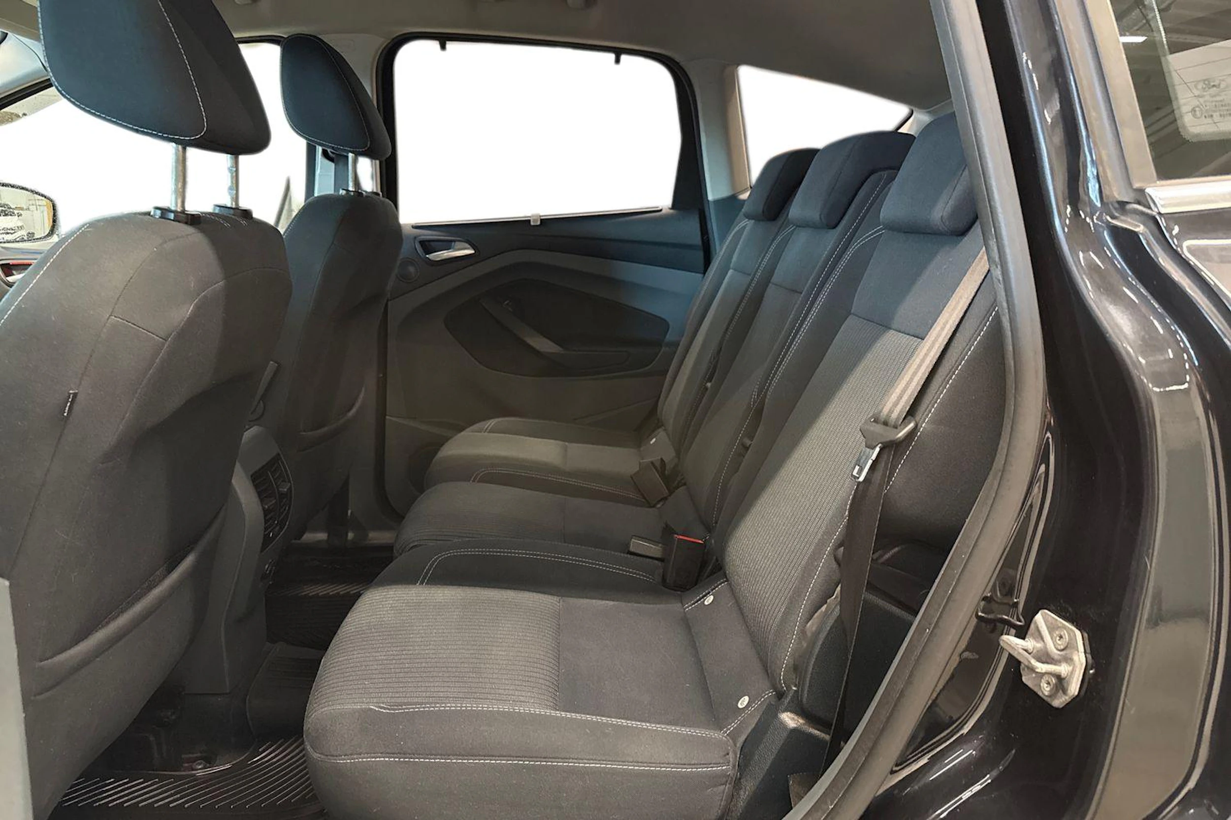 musta Ford C-Max 2012 kuva 8.